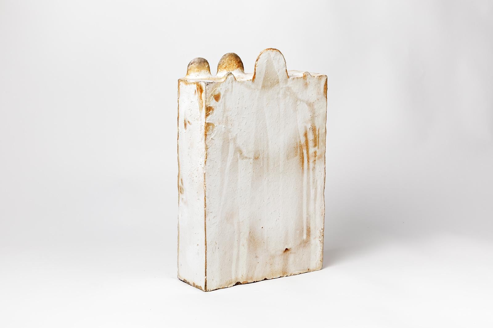 Moderne Keramik-Skulptur aus Steingut von Regnier La Borne Architektonische Form im Zustand „Hervorragend“ im Angebot in Neuilly-en- sancerre, FR