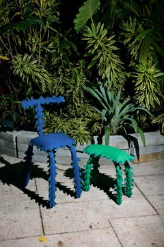 Tabouret moderne en coton Greene & Greene avec forme biomorphique à pointes, cousu à la main par ESTO