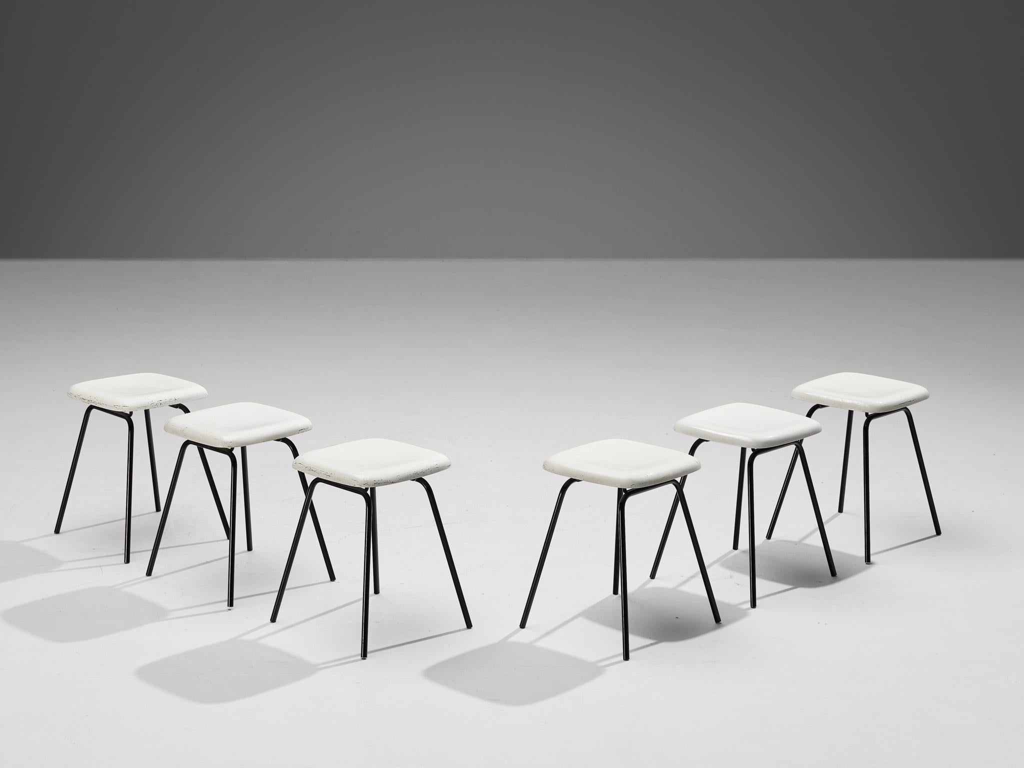 Modern Stools in White Fiberglass and Black Coated Steel For Sale 3