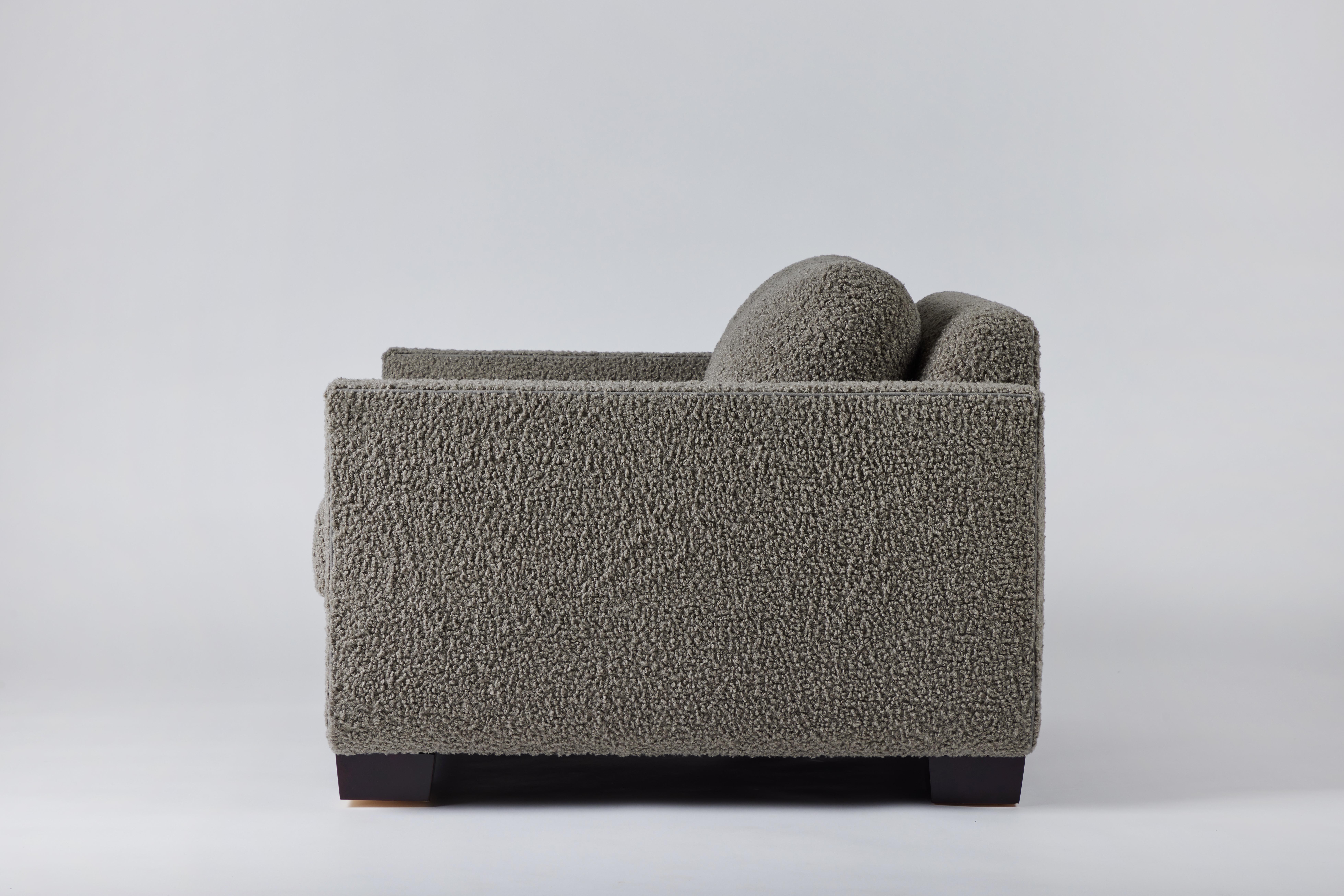 Americano Sedia da salotto moderna Streamline Martin Harrison con dettagli curvi di Martin and Brockett in vendita