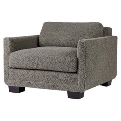 Fauteuil de salon Harrison moderne et profilé avec détails incurvés de Martin et Brockett