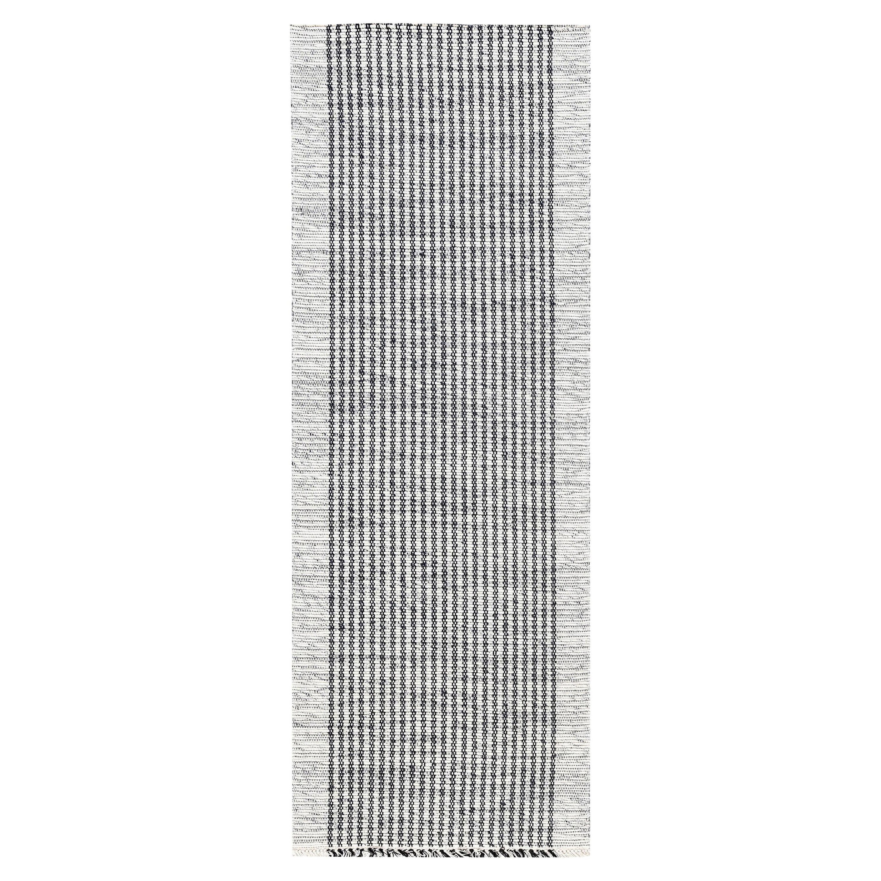 Tapis de couloir moderne en laine à rayures grises et blanches tissées à plat de Doris Leslie Blau