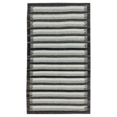 Tappeto moderno a righe in lana grigia a trama piatta di Doris Leslie Blau