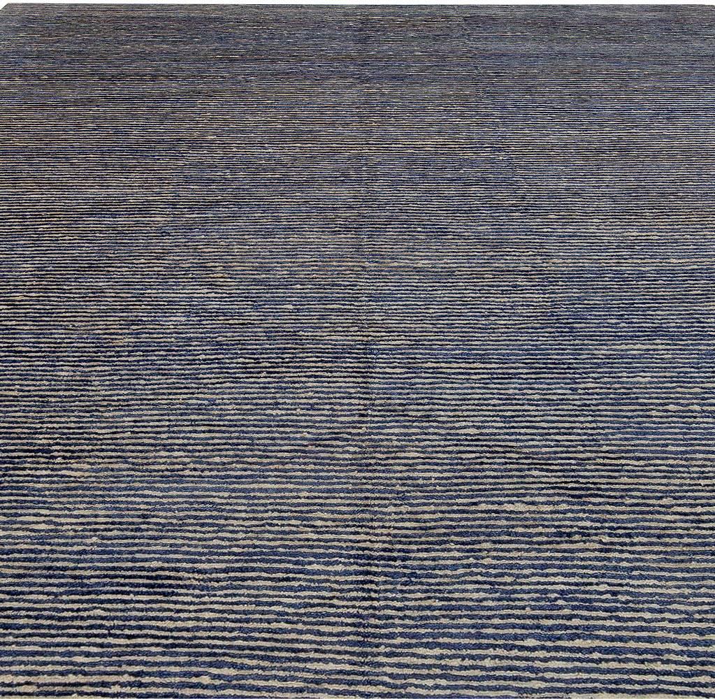 Indien Tapis moderne rayé fait main à l'ourlet et en soie de Doris Leslie Blau en vente