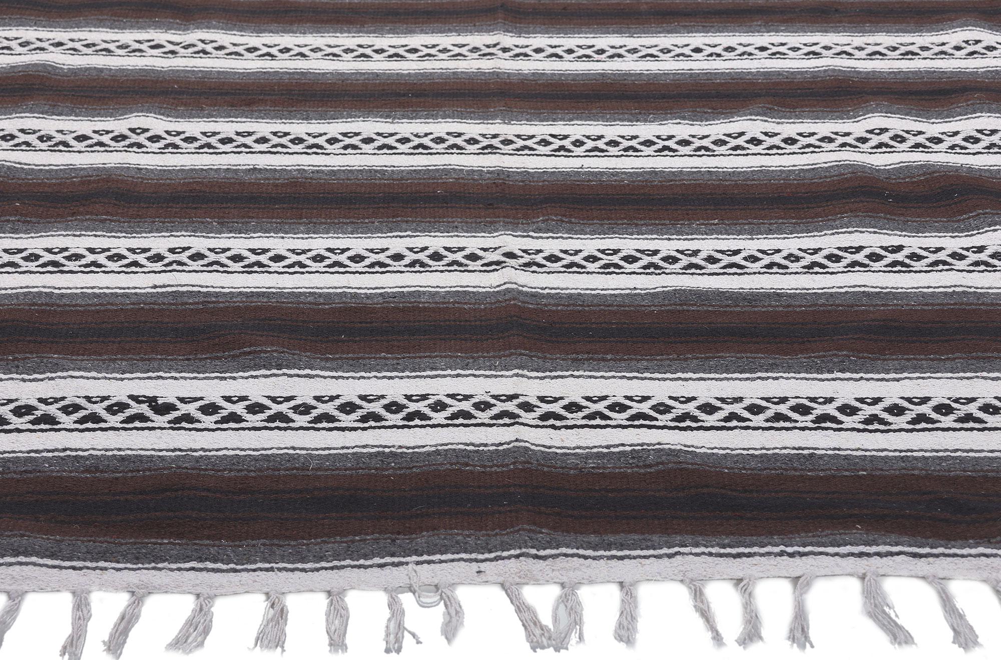 Modern Striped Indian Kilim Rug, 04'09 x 05'11 In New Condition For Sale In Dallas, TX