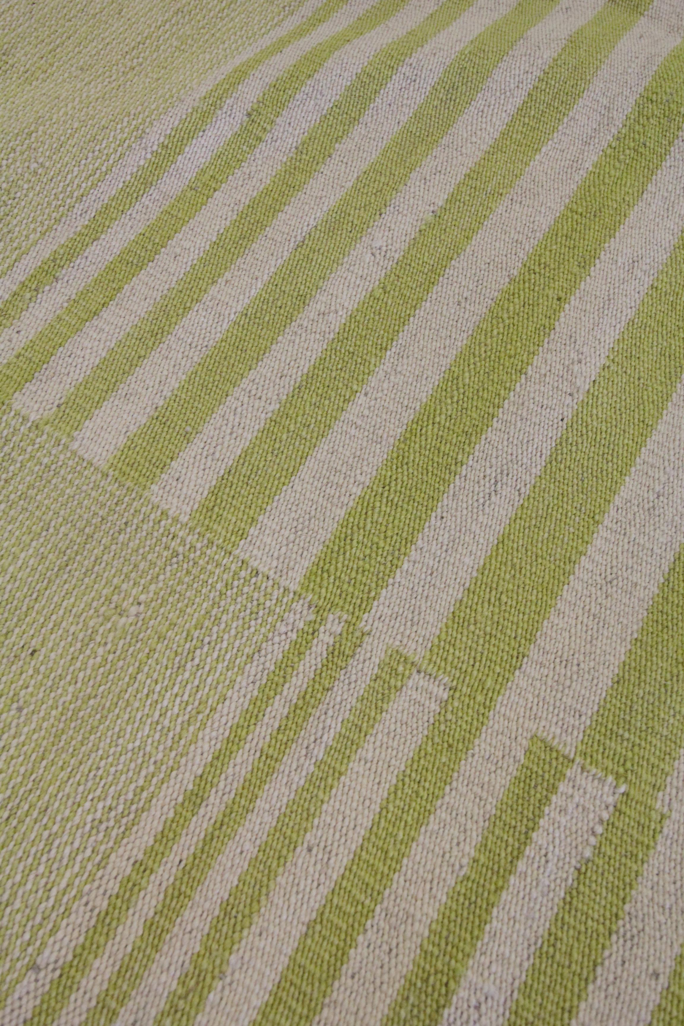 Modern Striped Kilim Rug Handmade Carpet Mustard Yellow Wool Area Rug In New Condition For Sale In Wembley, GB