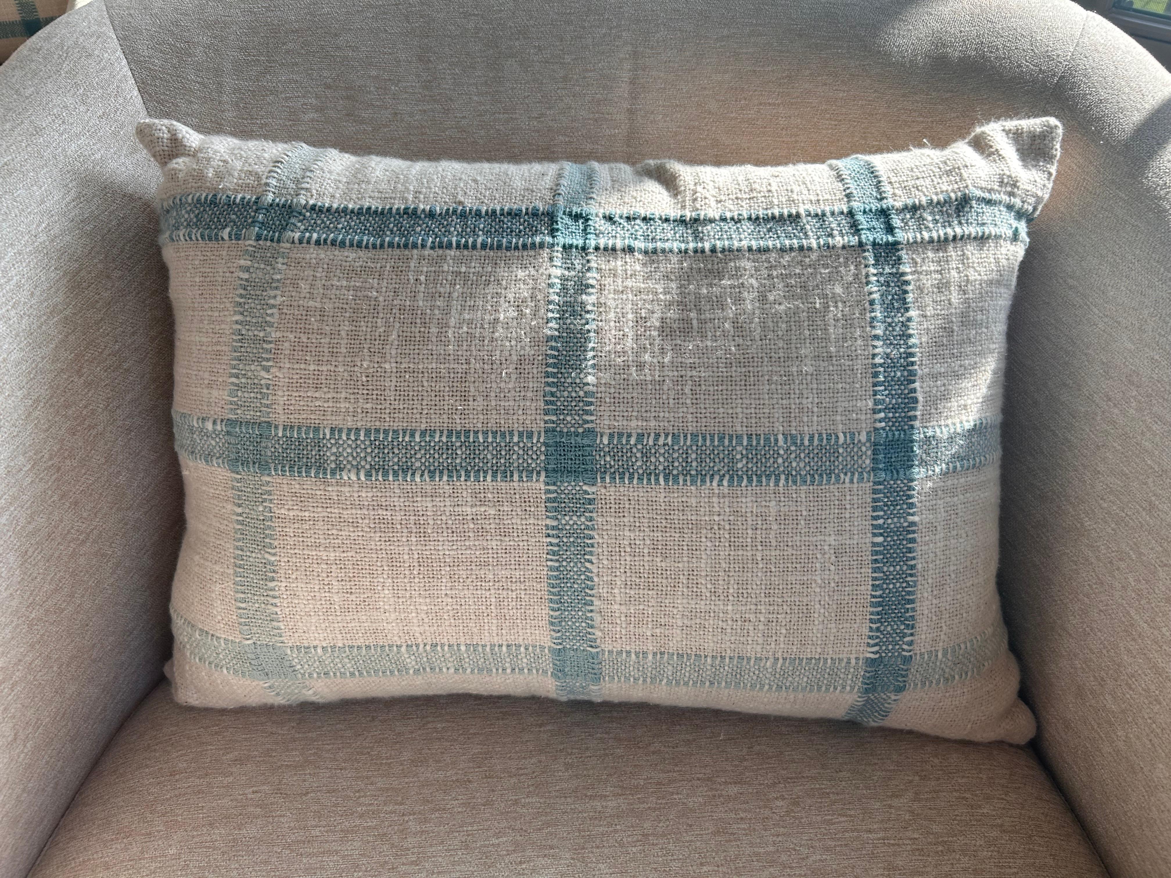 Modern Stripped Throw Pillows , Tan / Blue 14”x20