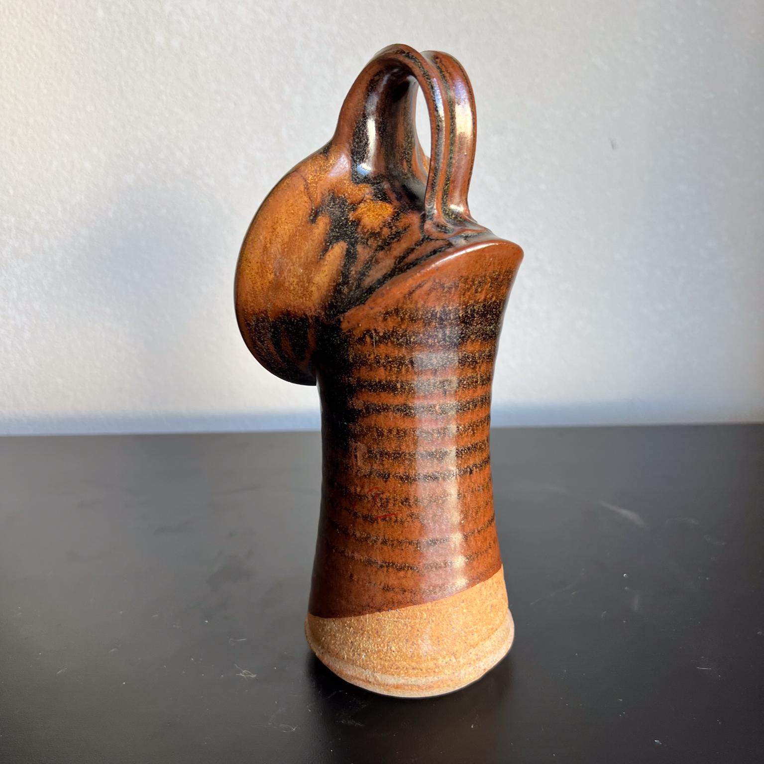 Mid-Century moderno Vaso angolato in studio moderno in ceramica Art Pottery in vendita
