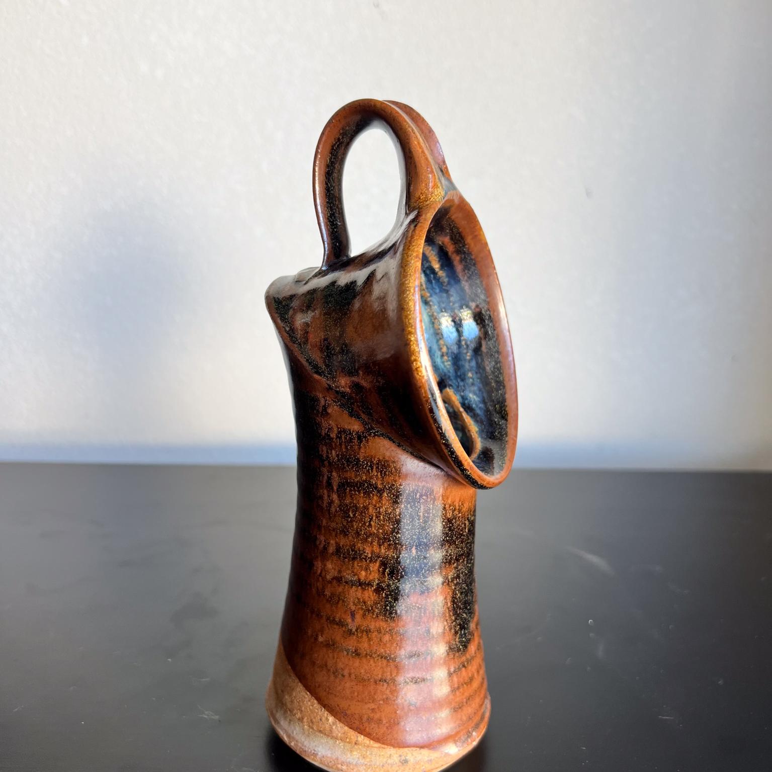 Vaso angolato in studio moderno in ceramica Art Pottery In condizioni buone in vendita a Chula Vista, CA
