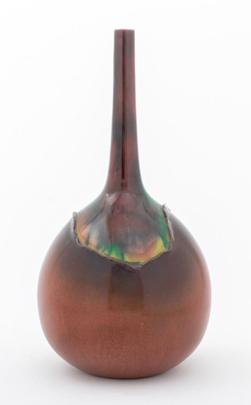 Modern Studio Art Pottery Gold Shimmer Vase In Good Condition For Sale In New York, NY