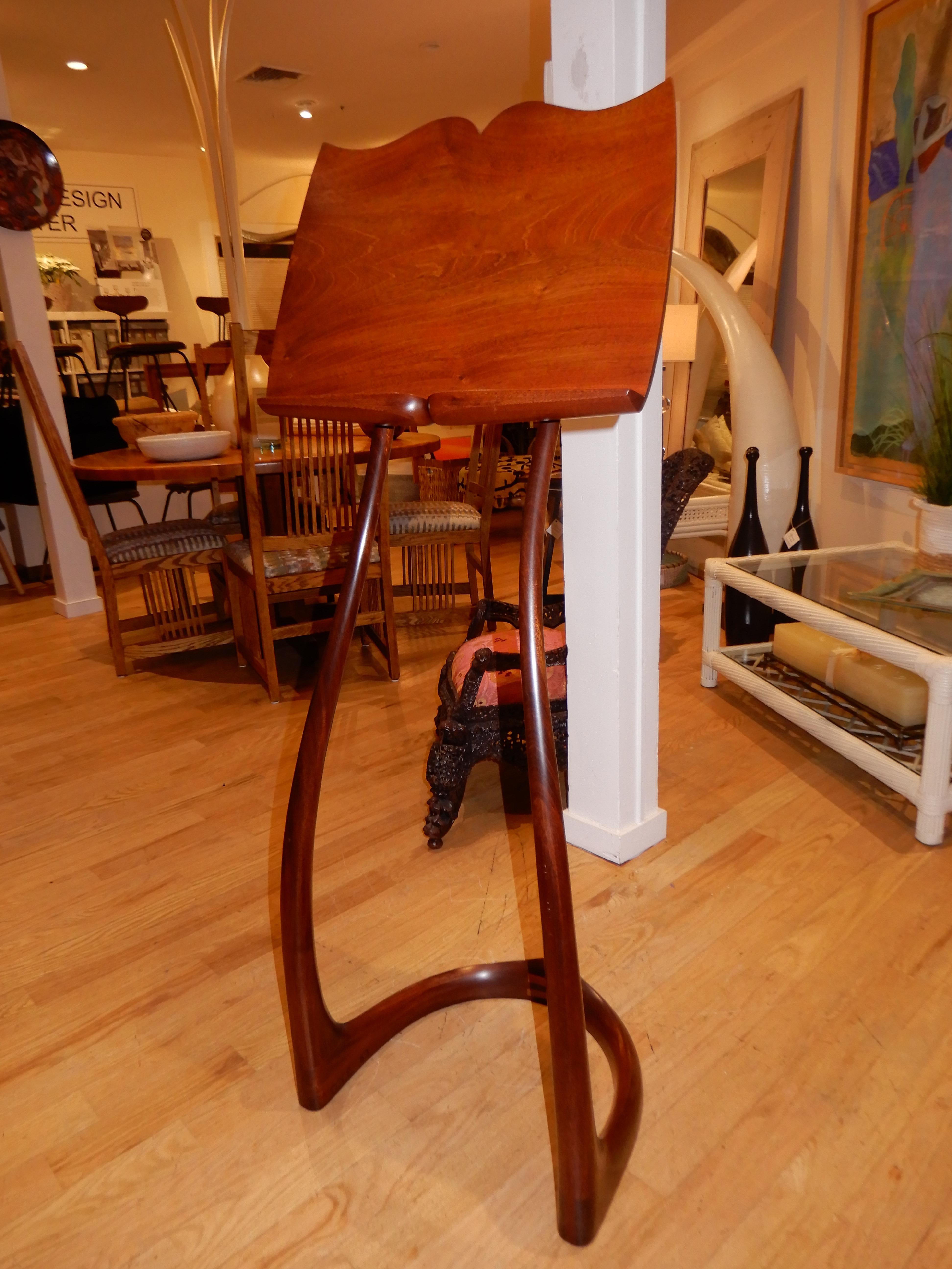 The Sternum Music Stand by David Ebner in Honduran Mahogany is a masterful piece of Modern Studio Crafted Furniture. from one of the leaders in this studio craft movement.
Highly collectable, this stand  is part of the Sternum Vintage Collection,a