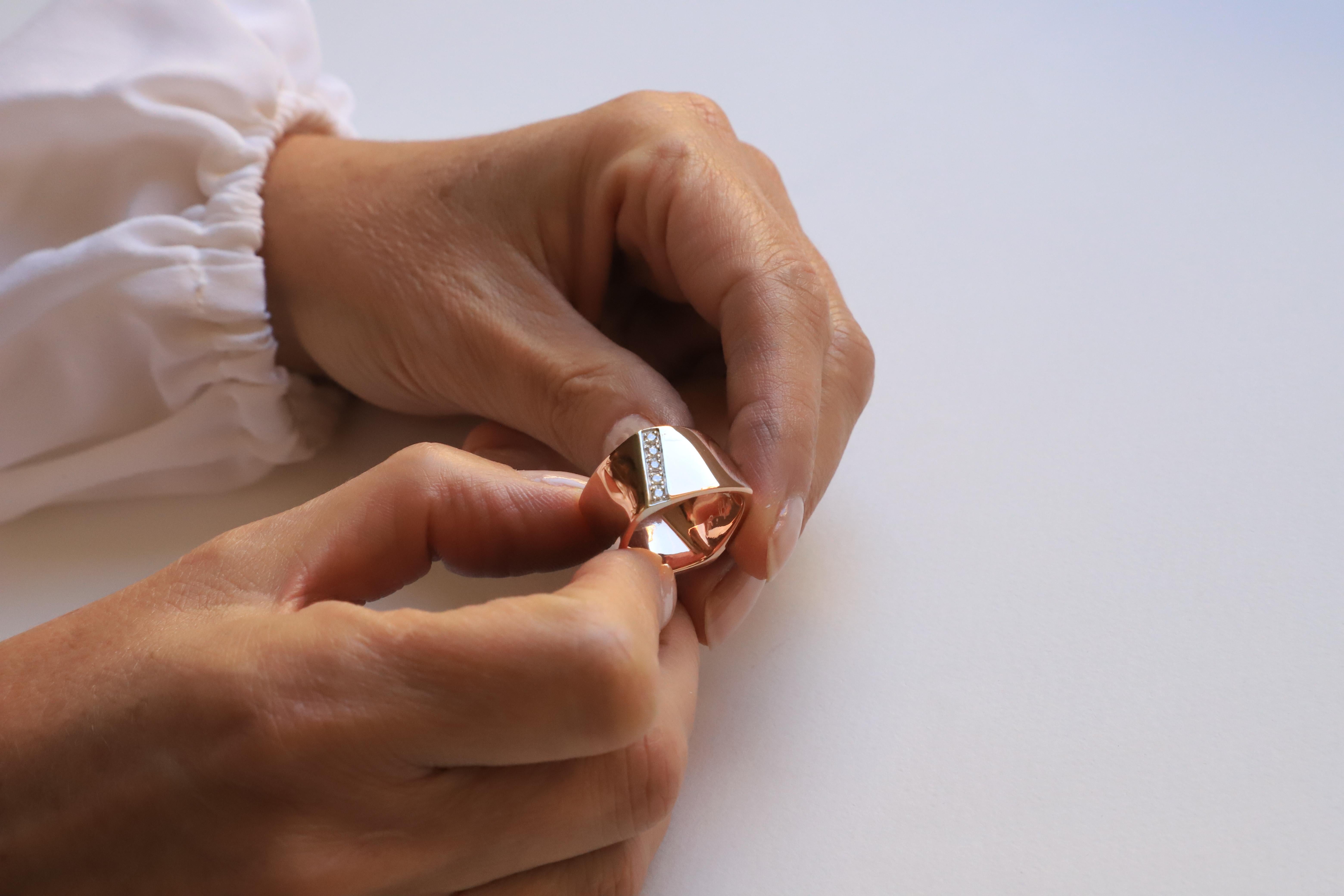 Modern Style 18 Karat Rose & White Gold 0.20 Karat White Diamonds Design Ring In New Condition For Sale In Rome, IT