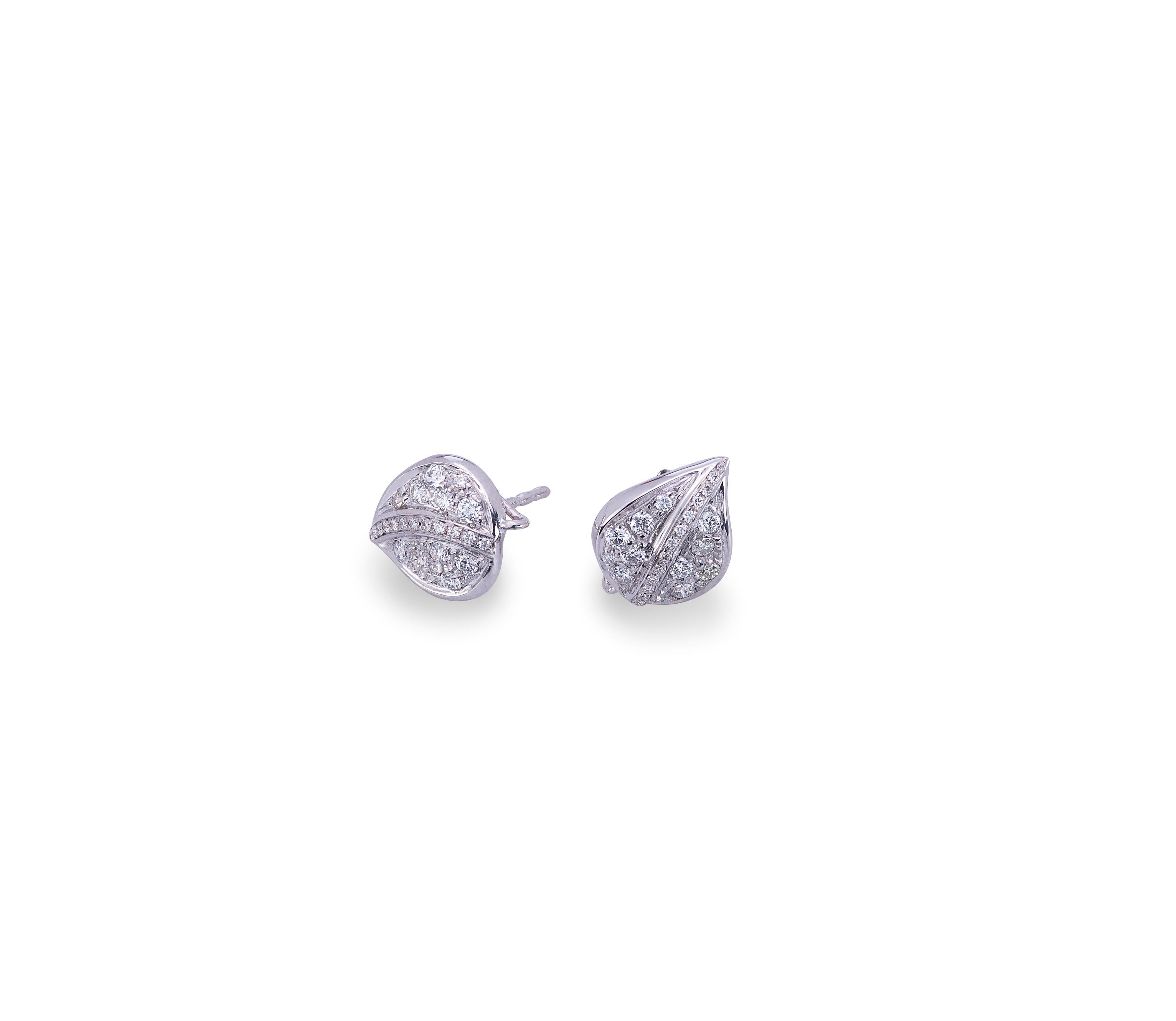 Nature Inspired 18 Karat White Gold 0.39 Karats White Diamonds Stud Earrings For Sale 2