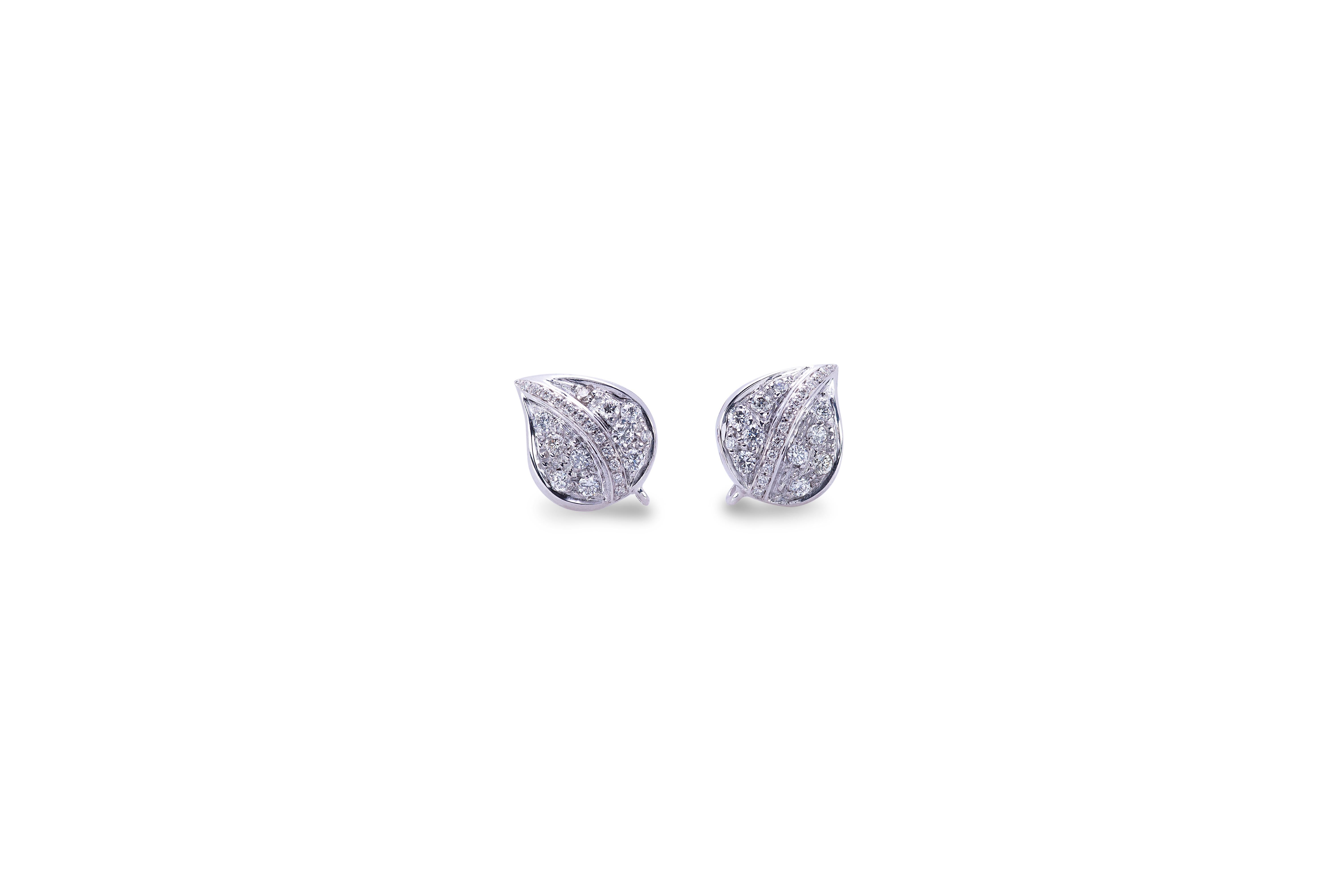 Nature Inspired 18 Karat White Gold 0.39 Karats White Diamonds Stud Earrings For Sale 7