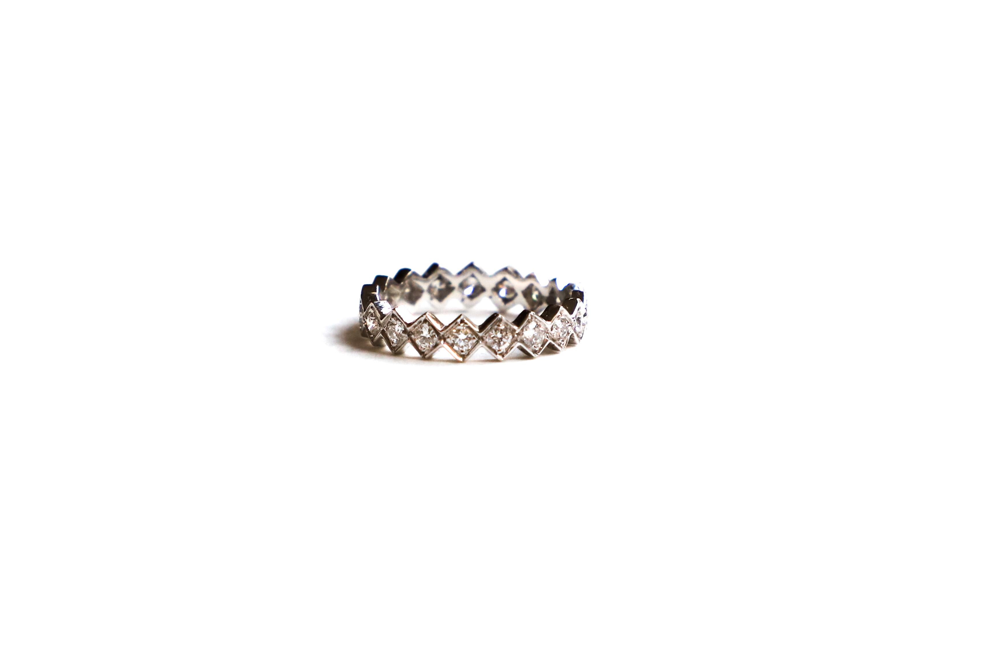 Modern Style 18 Karat White Gold 0.57 Karat White Diamonds 