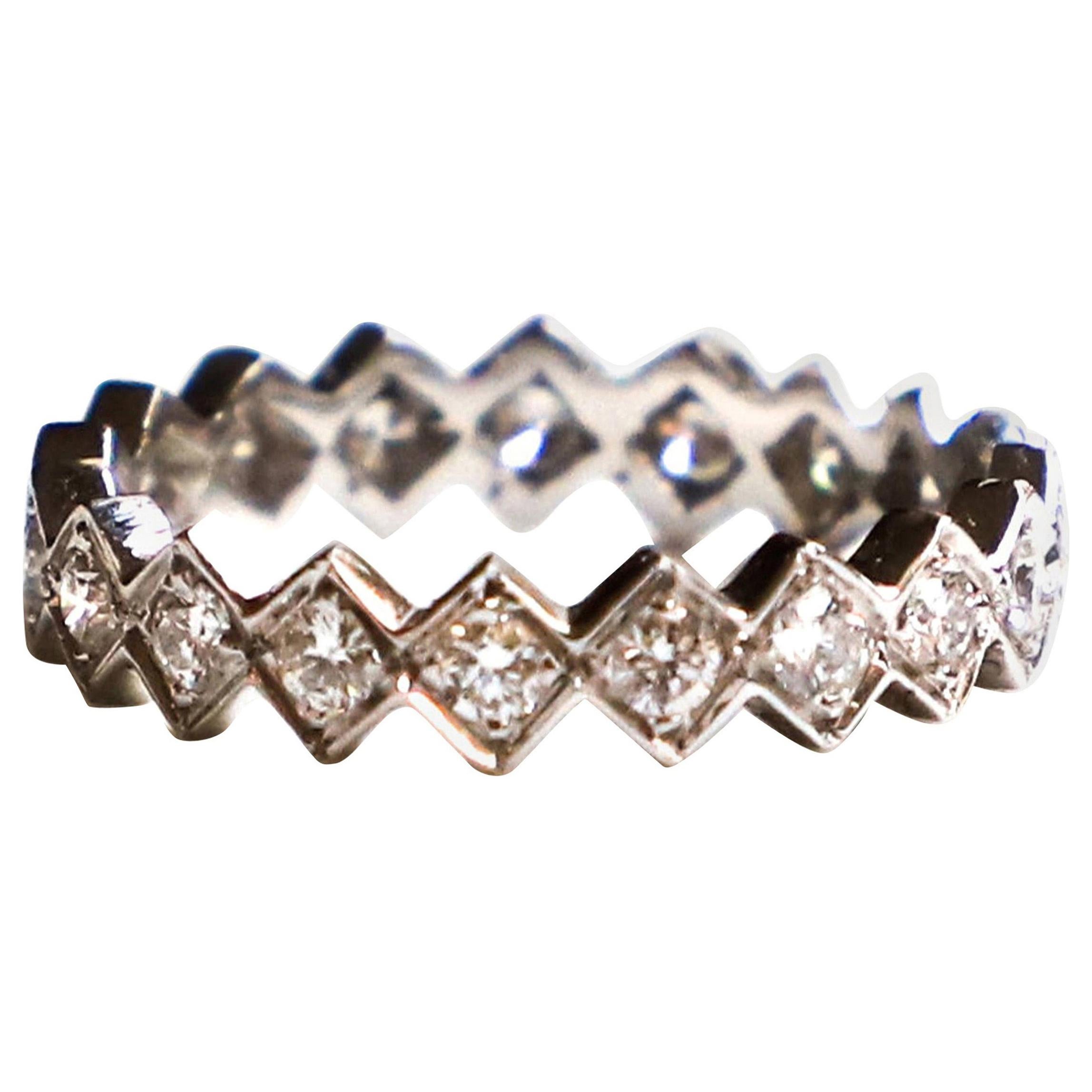 Modern Style 18 Karat White Gold 0.57 Karat White Diamonds "Cubes" Band Ring For Sale