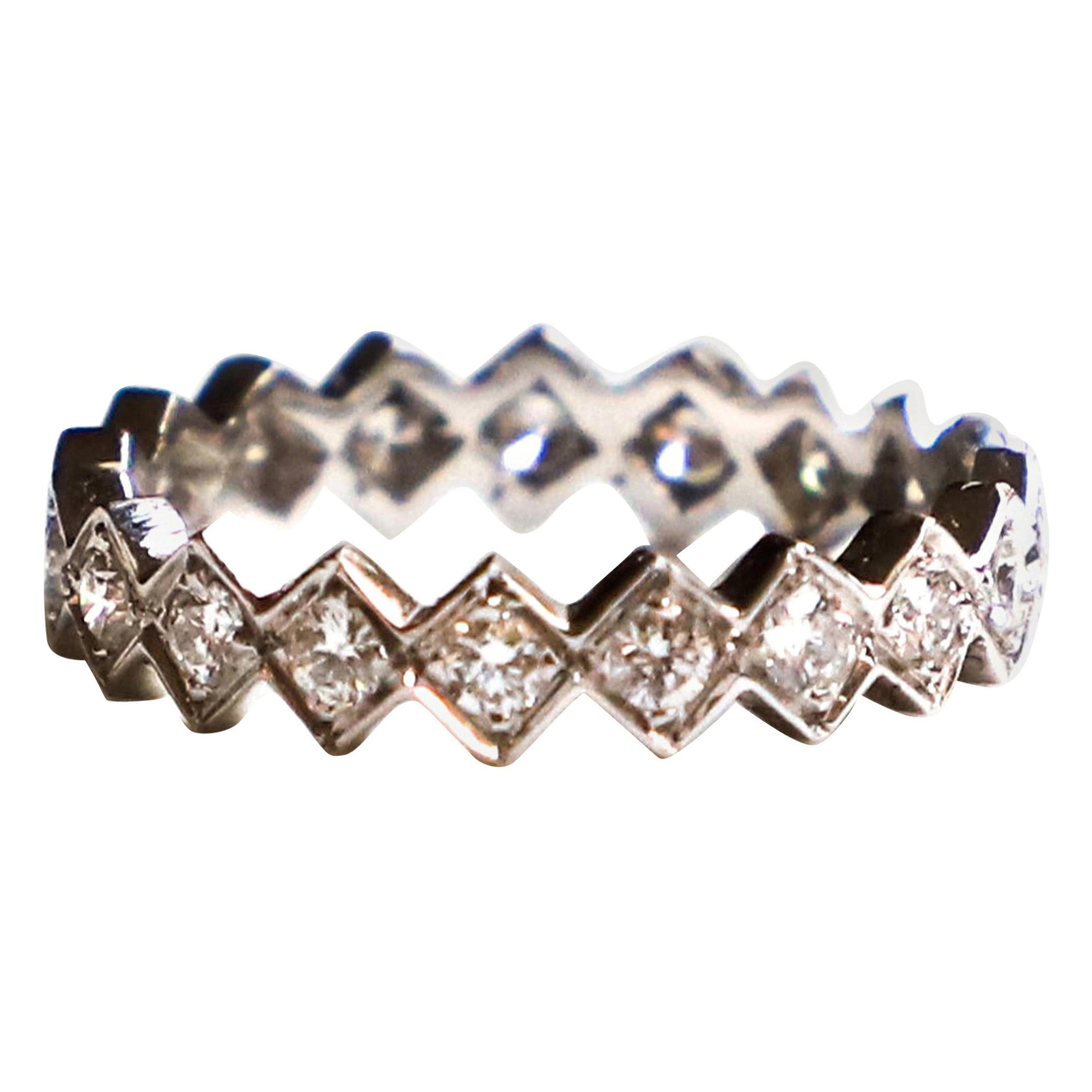 Modern Style 18 Karat White Gold 0.57 Karat White Diamonds "Cubes" Band Ring For Sale