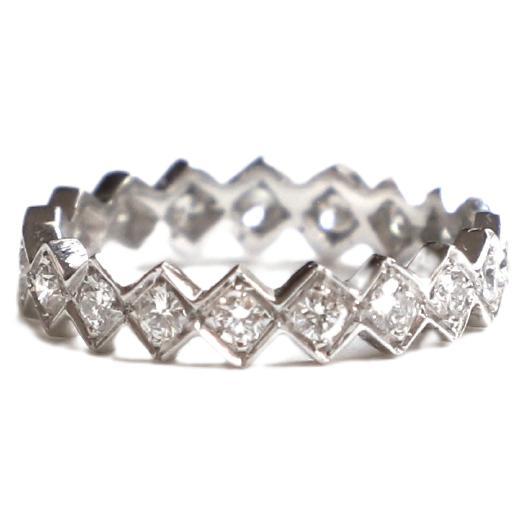 Modern Style 18 Karat White Gold 0.57 Karat White Diamonds Cubes Design Ring For Sale