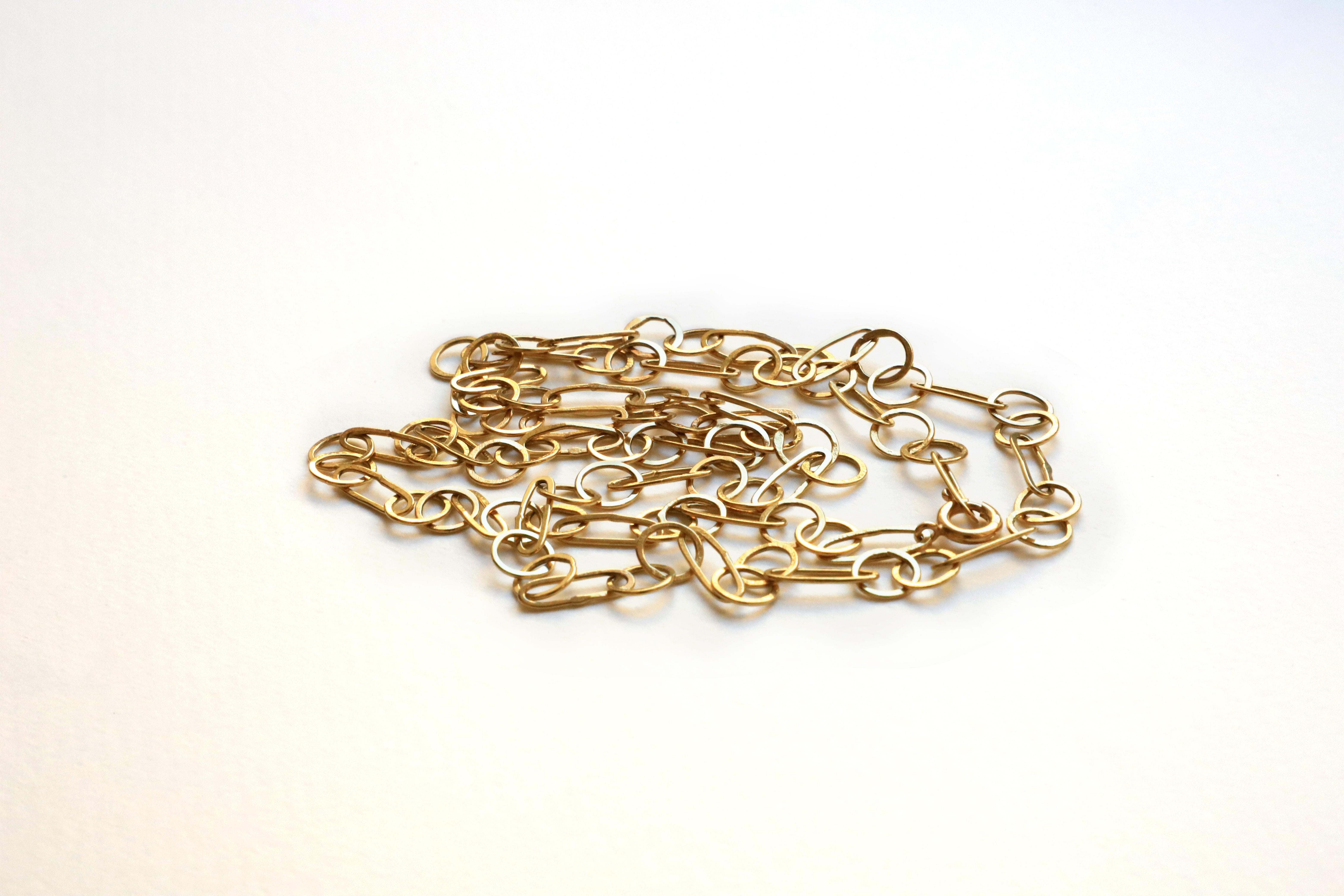 Modern Style 18 Karat Yellow Gold Unisex Slightly Hammered Paperclip Necklace For Sale 1