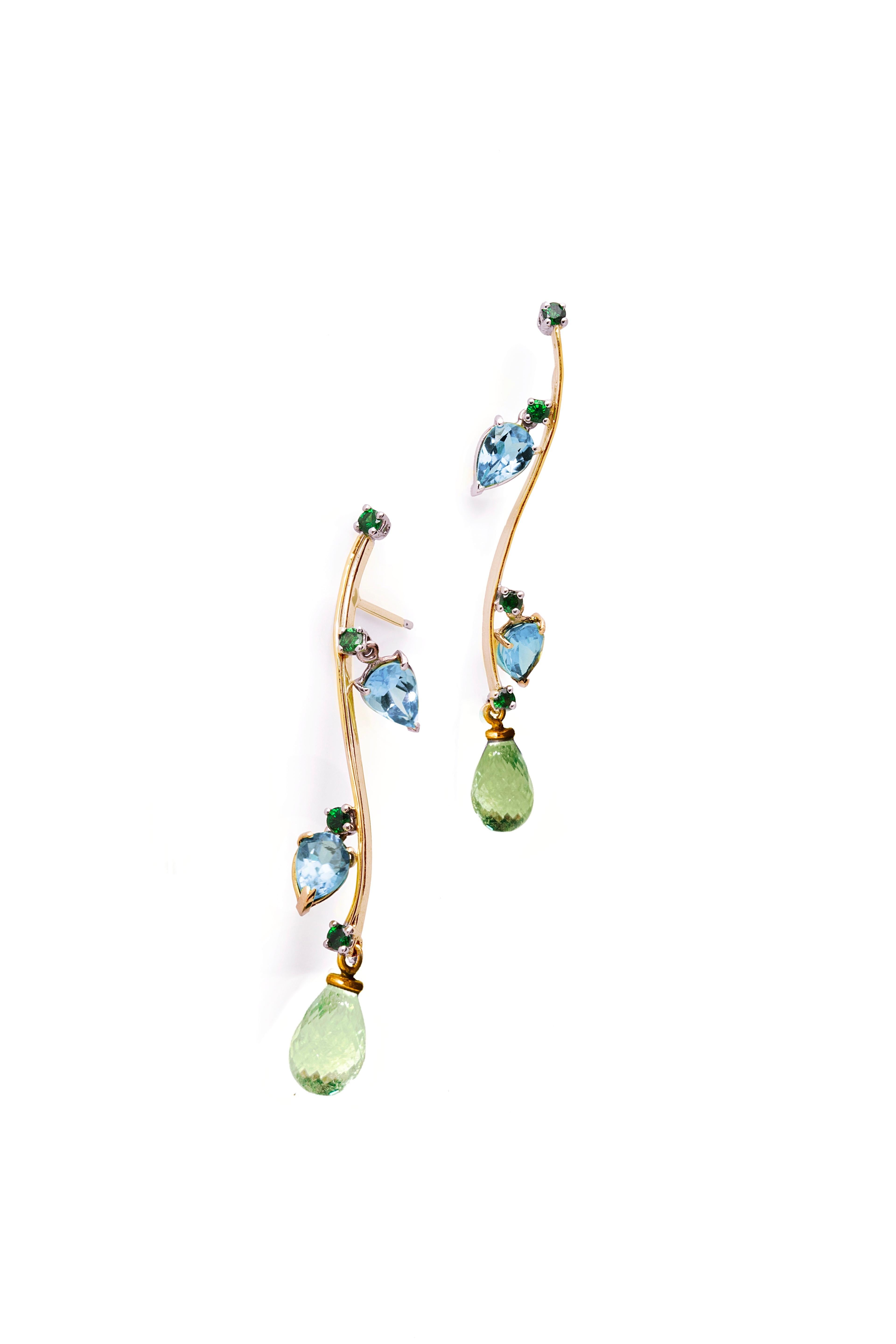 Modern Style 18 Karat Yellow Gold Tourmaline Blue Topaz Drops Design Earrings In New Condition For Sale In Rome, IT