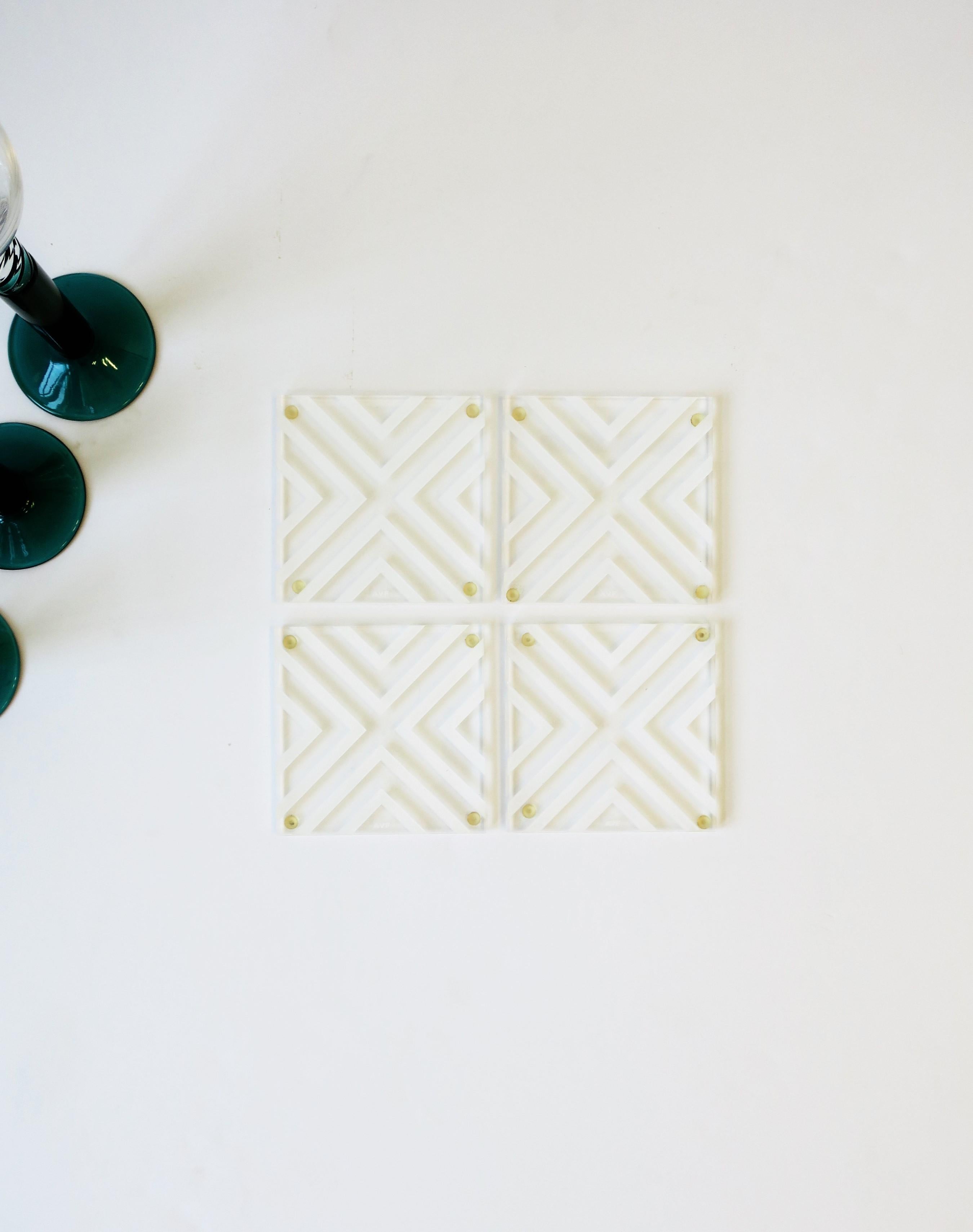 Modern Acrylic Lucite Coasters In Good Condition For Sale In New York, NY