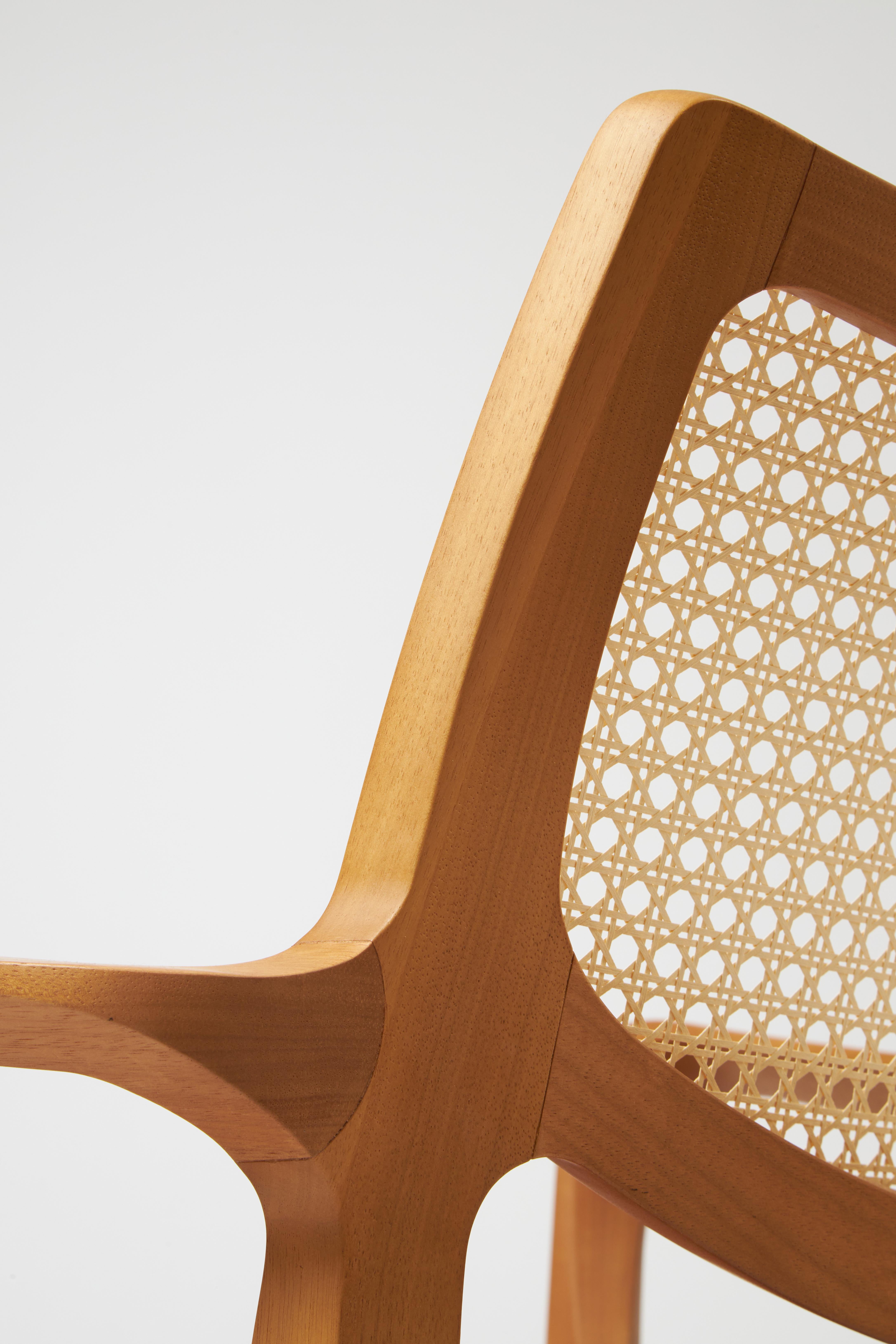 Aurora-Sessel im modernen Stil, geformt aus Massivholz, Rückenlehne mit Rohrgestell, Ledersitz im Angebot 3