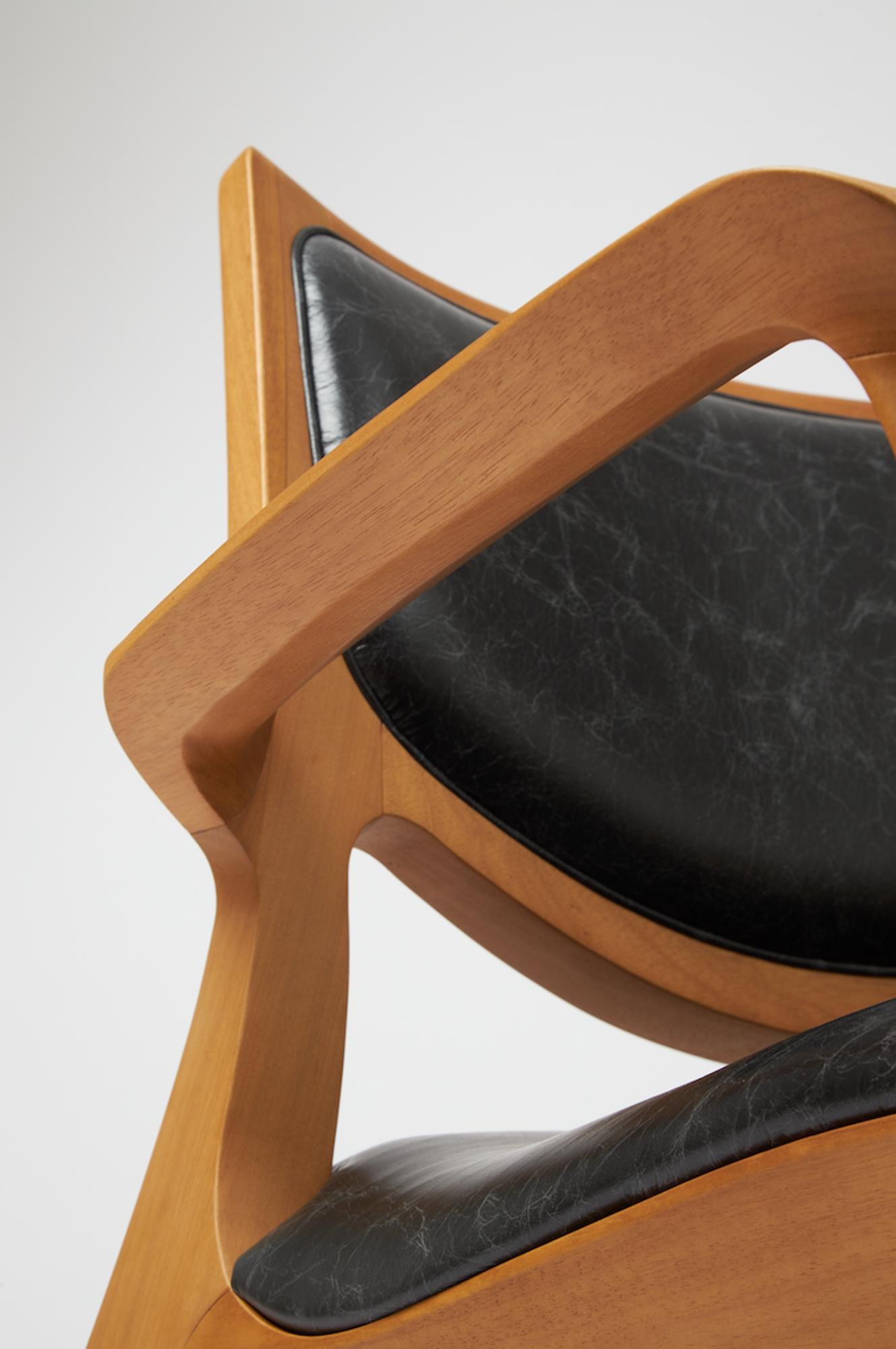 Modern Style Aurora Sessel Massivholz, Sitz und Rückenlehne aus Leder im Angebot 4