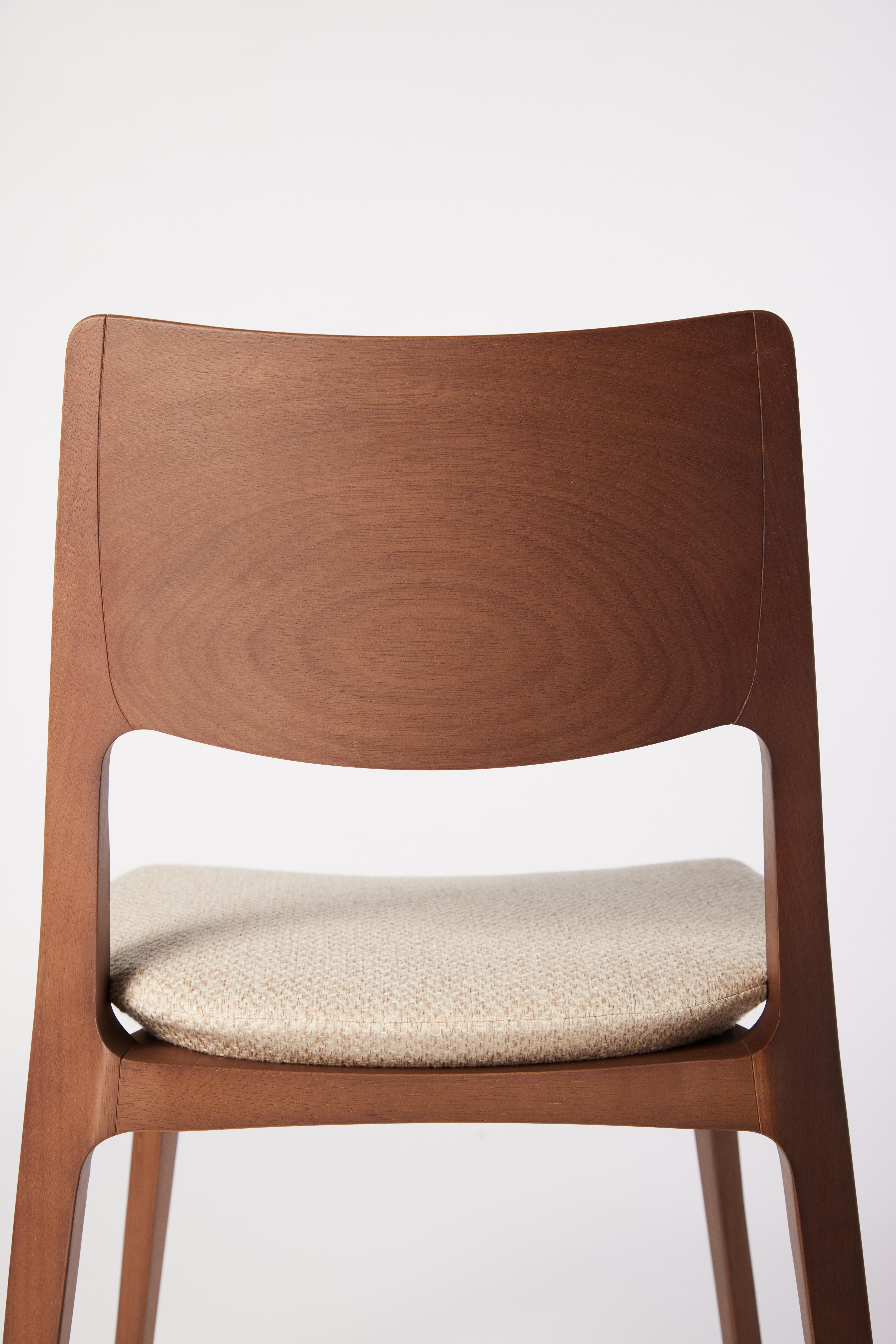 Vannerie The Moderns Aurora Chair Sculptured in Walnut Finish No Arms, Upholstering Seat en vente