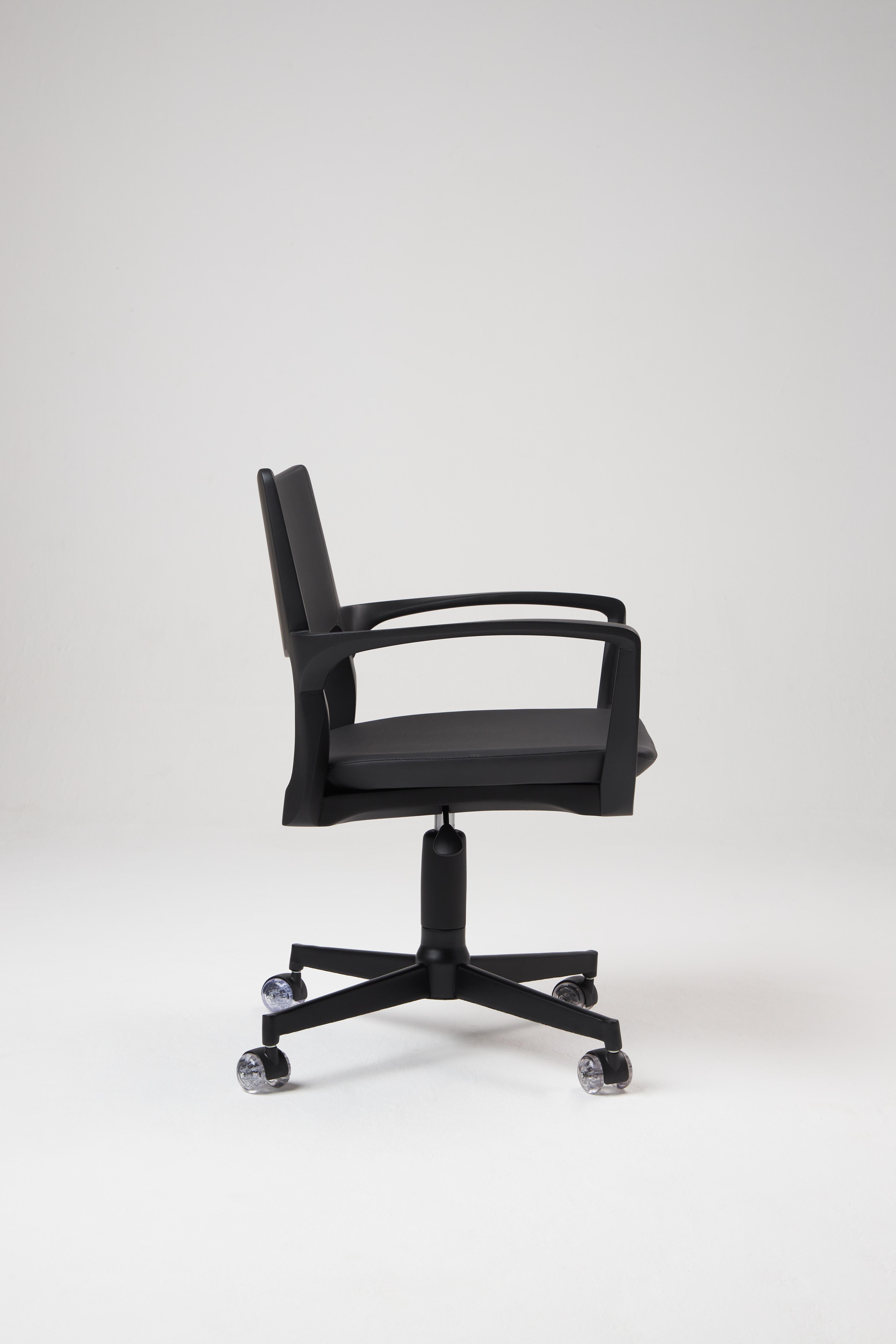Brazilian Modern Style Aurora office chair in black solid wood, solid back, leather seat For Sale