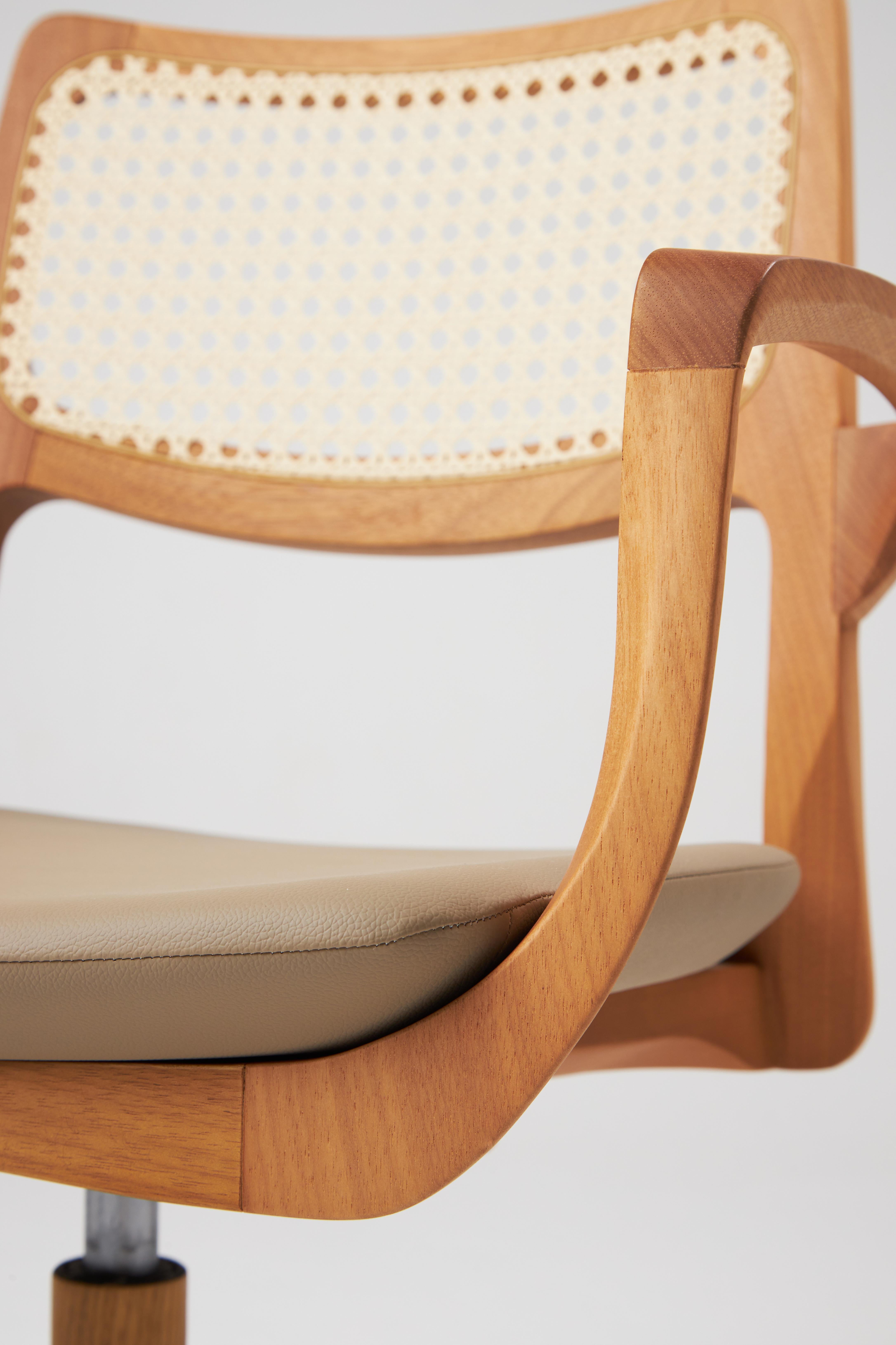 Modern Style Aurora office chair in solid wood, caning back, leather seat For Sale 5