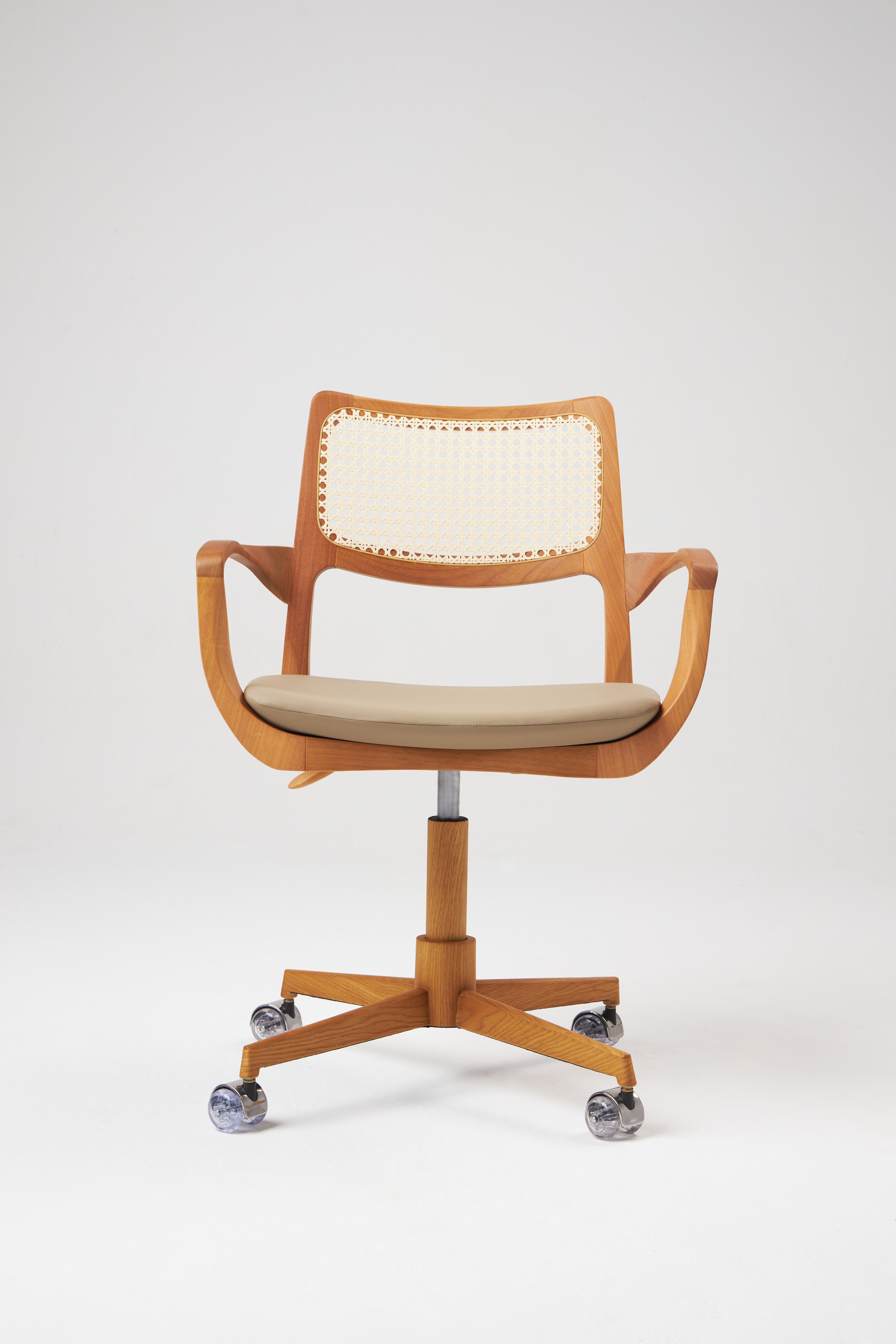 Calda e invitante, la Collection'S, prestigiosa vincitrice dell'International IF Design Award 2023 e del German Design Awards 2023, si arricchisce ora di una sedia da ufficio che va ad arricchire ulteriormente il nostro universo di soluzioni