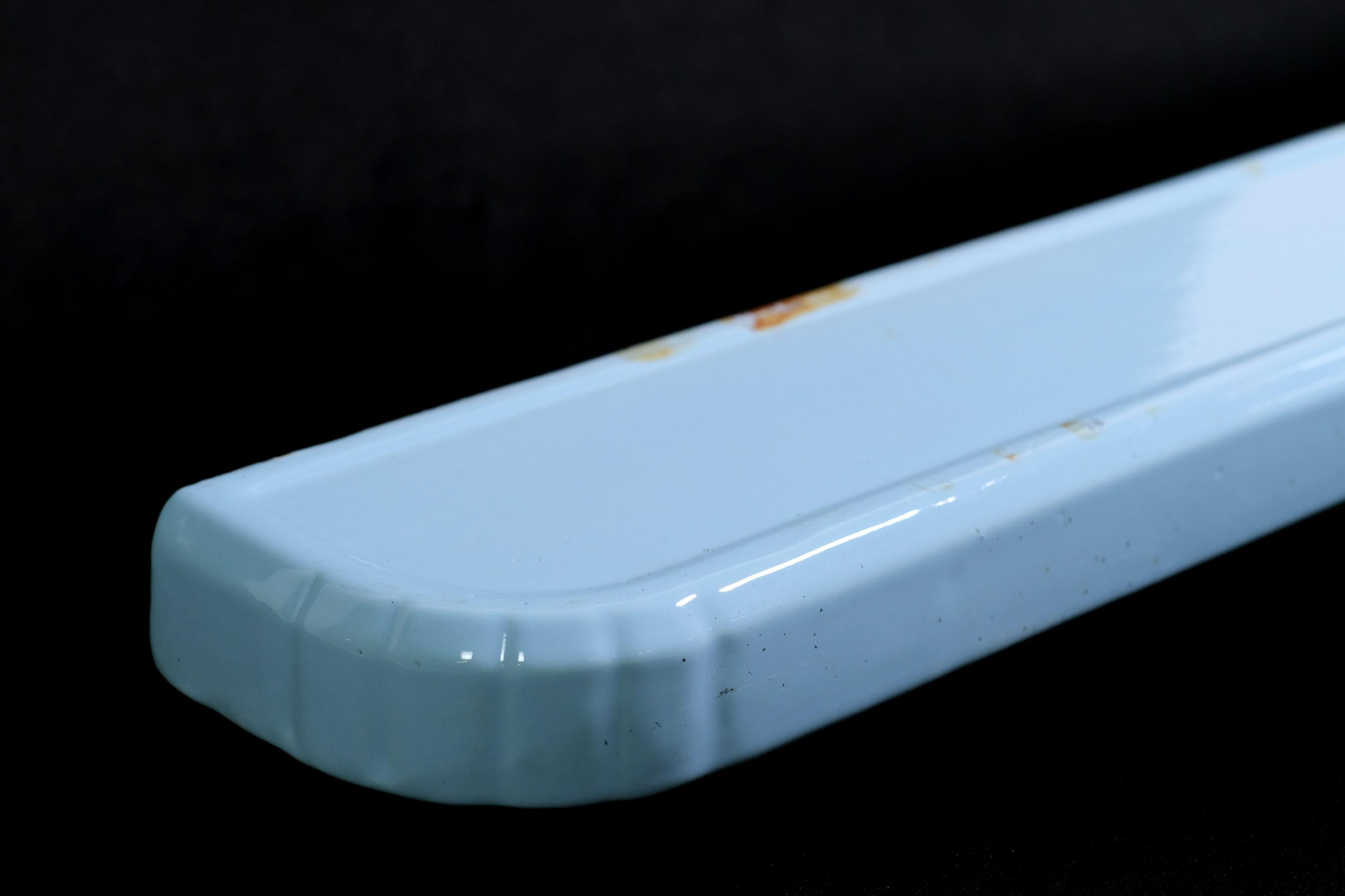 European Modern Style Blue Porcelain Bathroom Shelf with Lip Europe