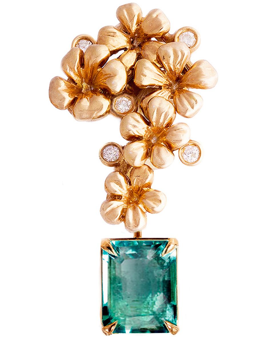 This contemporary 18 karat rose gold brooch is encrusted with 5 round diamonds and detachable natural emerald, 1.9 carats, 0.33x0.26 inches. This jewellery collection was featured in Vogue UA review in November.
The size of the piece is 1.45x0.67