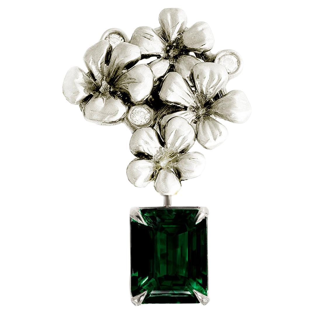 Modern Style Brooch in 18 Karat White Gold with Chromdiopside and Diamonds For Sale