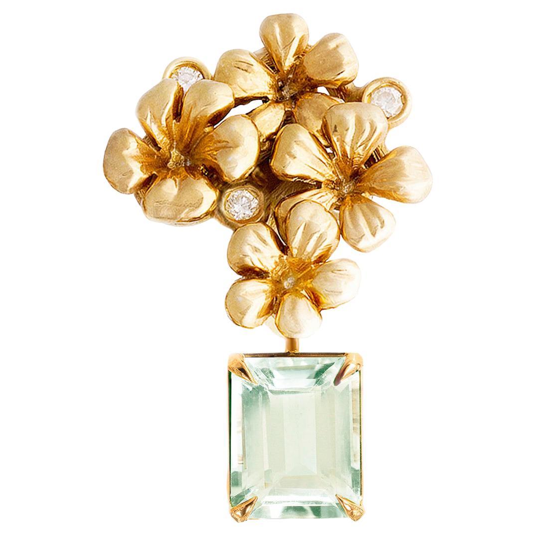 Modern Style Brooch in 18 Karat Yellow Gold with Natural Diamonds and Quartz