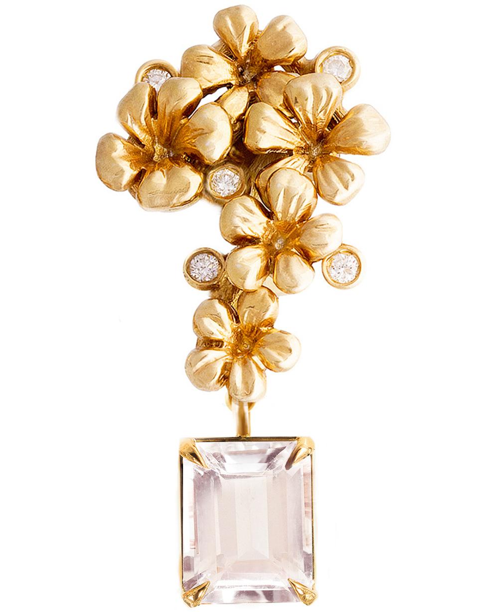 These modern 18 karat yellow gold cocktail earrings feature 10 round diamonds and detachable octagon-cut light pink morganites, totalling 6.61 carats and measuring 10x8 mm each. This jewelry collection was featured in a November review by Vogue