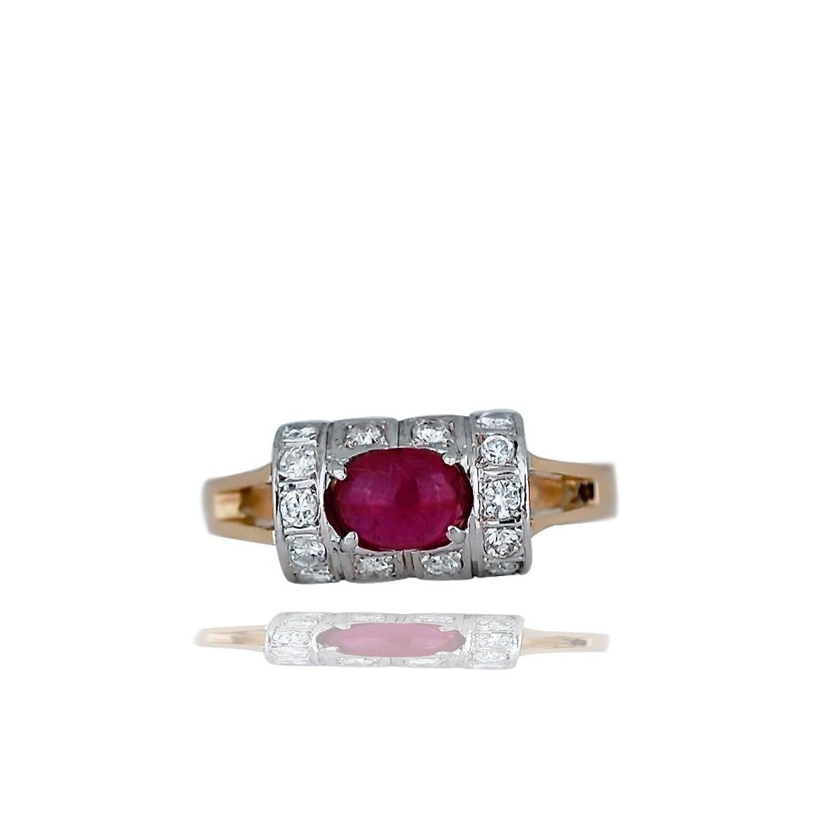 Modern Style Convex, Oval Ruby Cabochon Ring In Good Condition For Sale In Aliso Viejo, CA