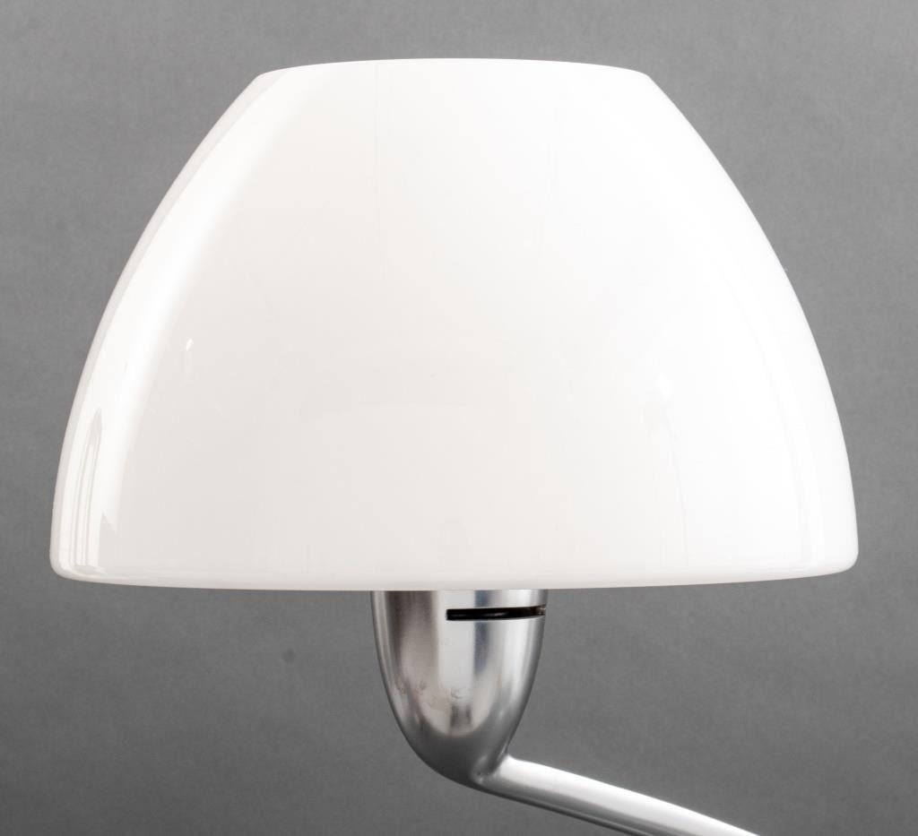 Modern Style Global Lighting Table Lamp In Good Condition For Sale In New York, NY