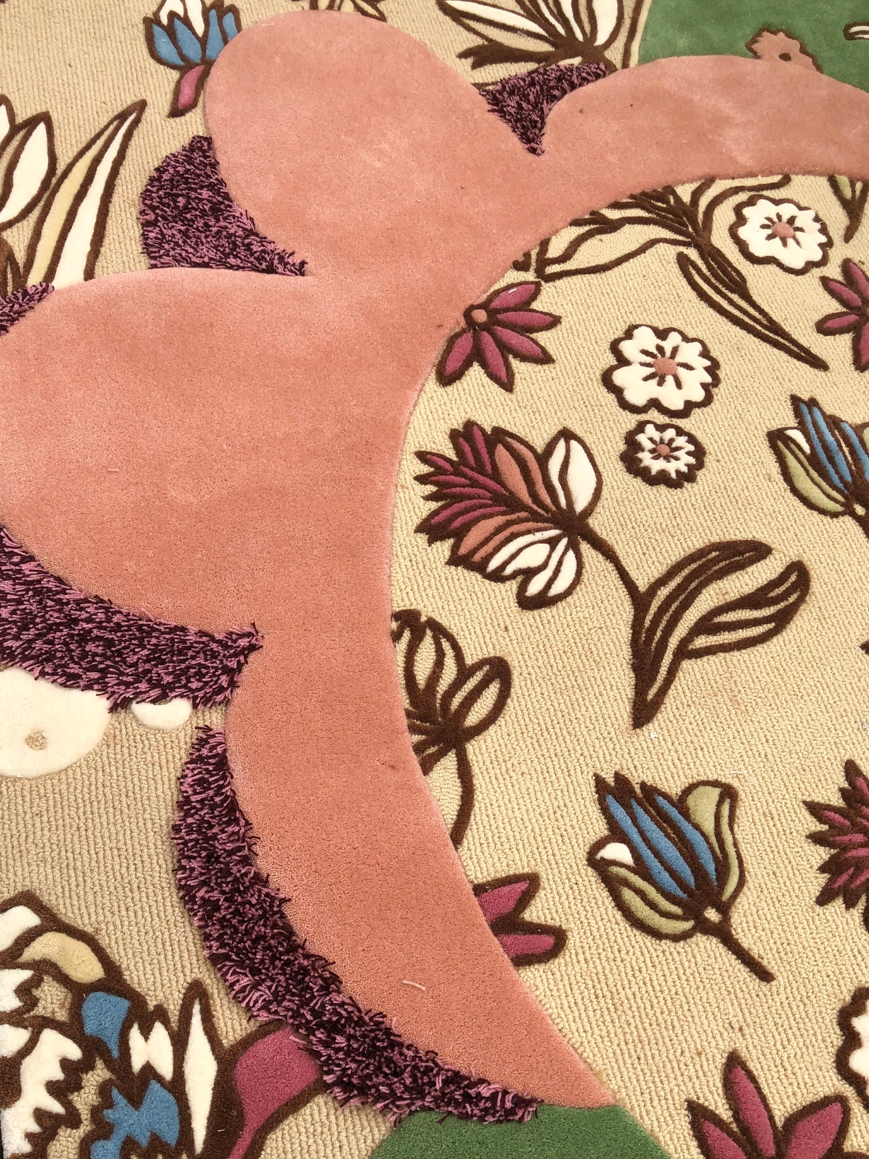 Modern Style Irregular Shape Carpet Flowers Pattern by RAG In New Condition For Sale In Jakarta Selatan, ID