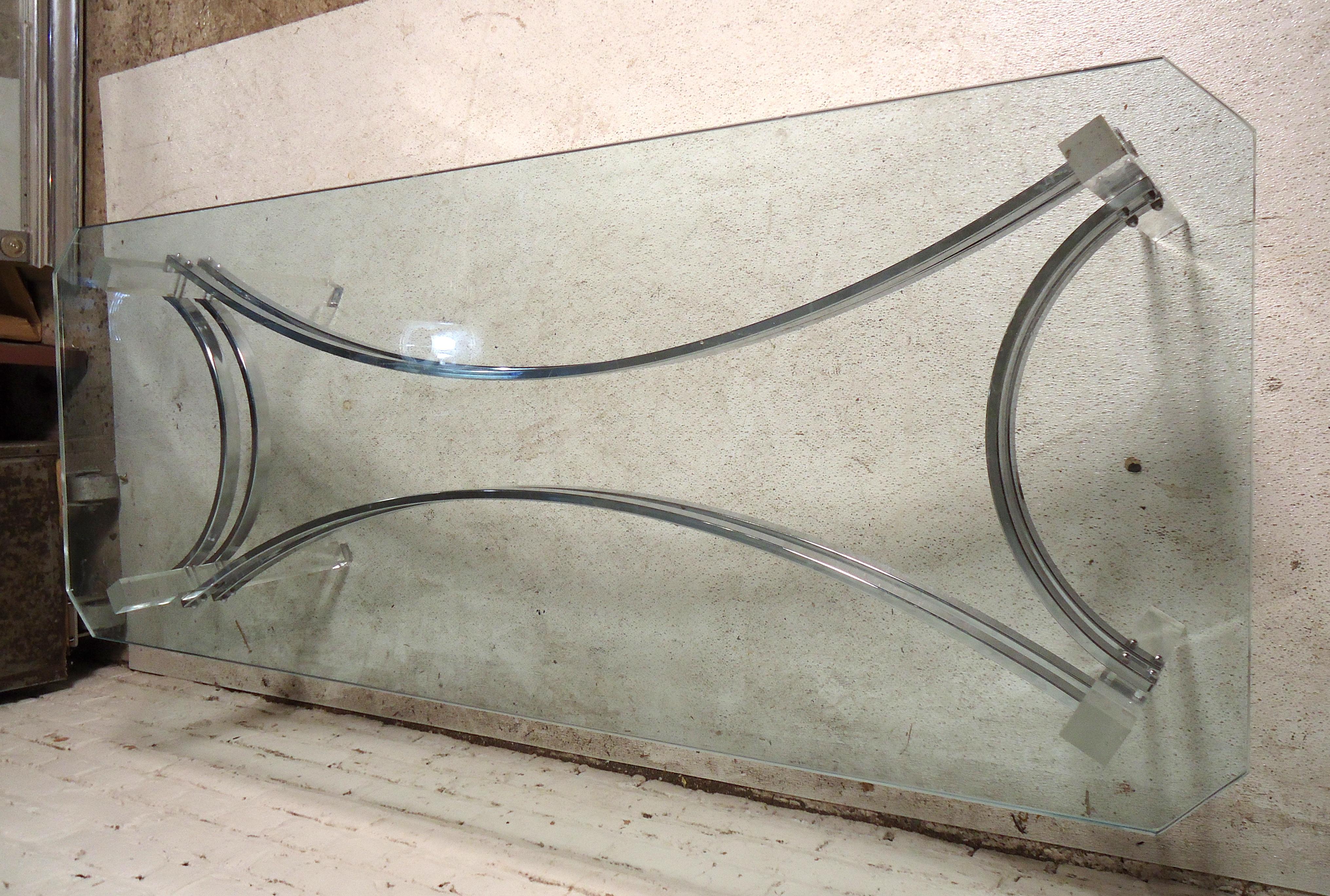 Modern Style Lucite Coffee Table For Sale 1