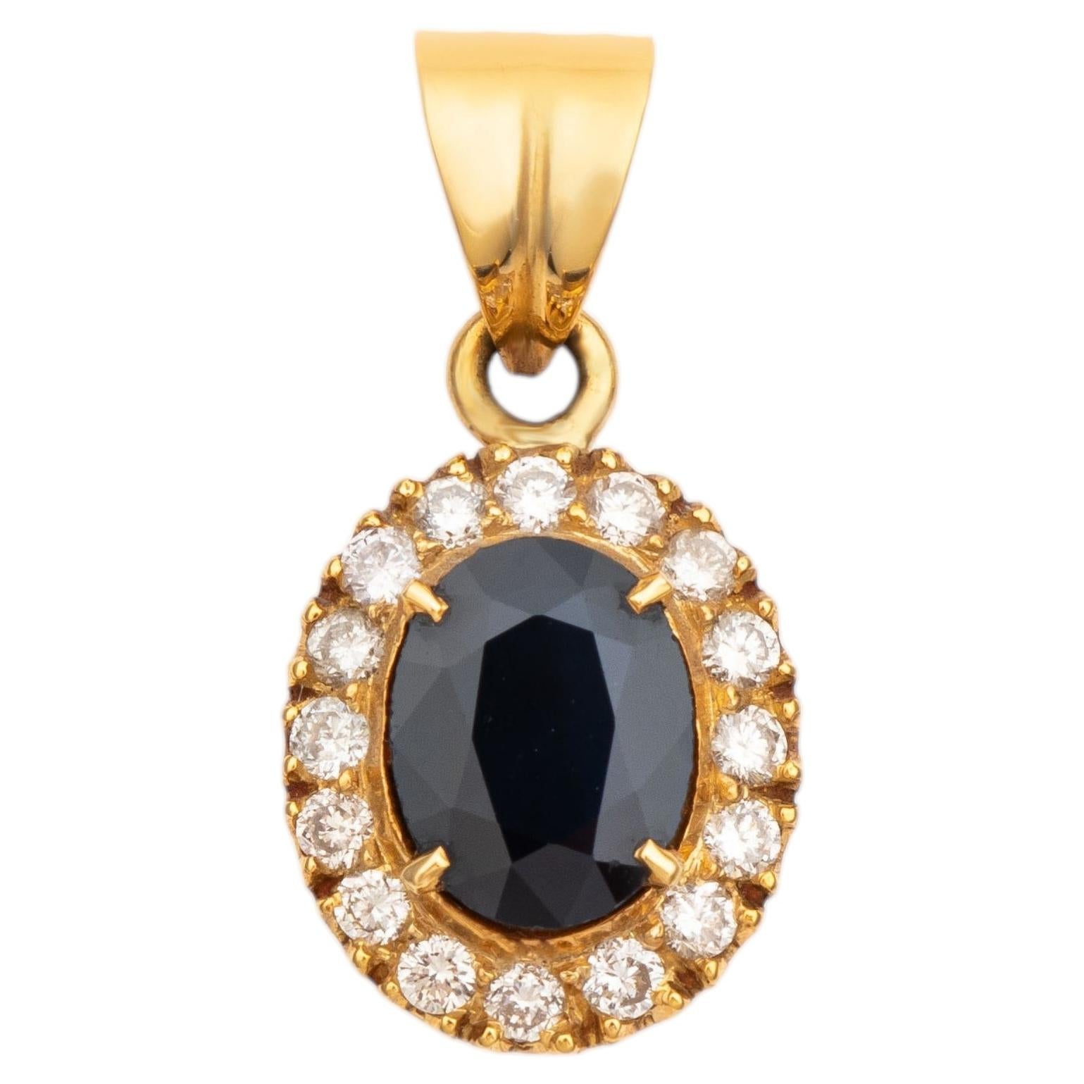 Modern Style Natural Blue Sapphire Diamond Oval Halo Pendant in 18K Yellow Gold For Sale