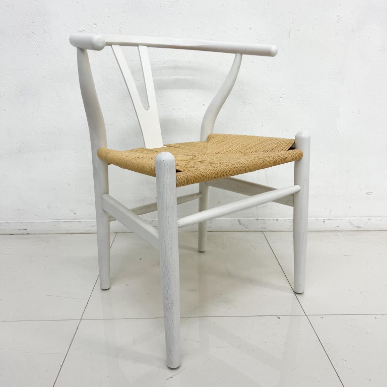 Contemporary Modern Wishbone Rope Dining Chair Set of Four in White For