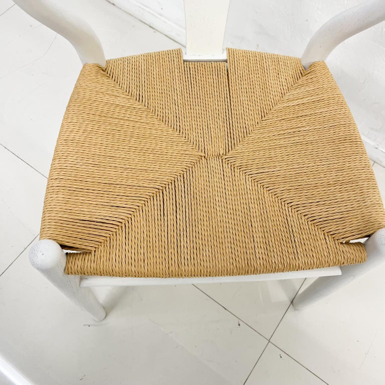 Contemporary Modern Wishbone Rope Dining Chair Set of Four in White For