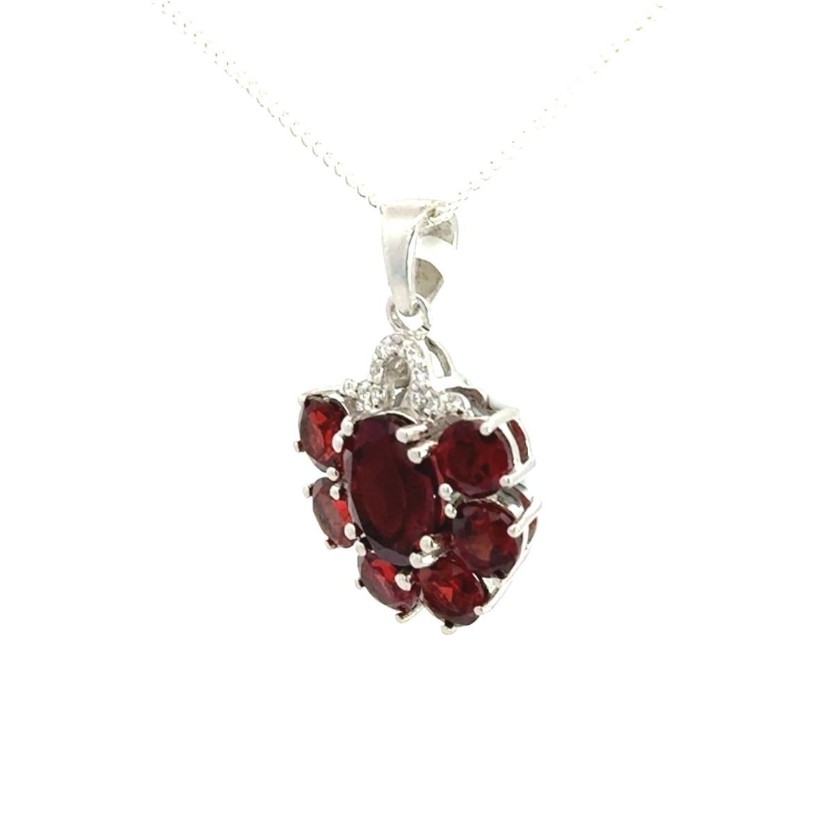 Modern Style Prong Set Garnet Pendant Gift for Women Jewelry in Sterling Silver For Sale 3