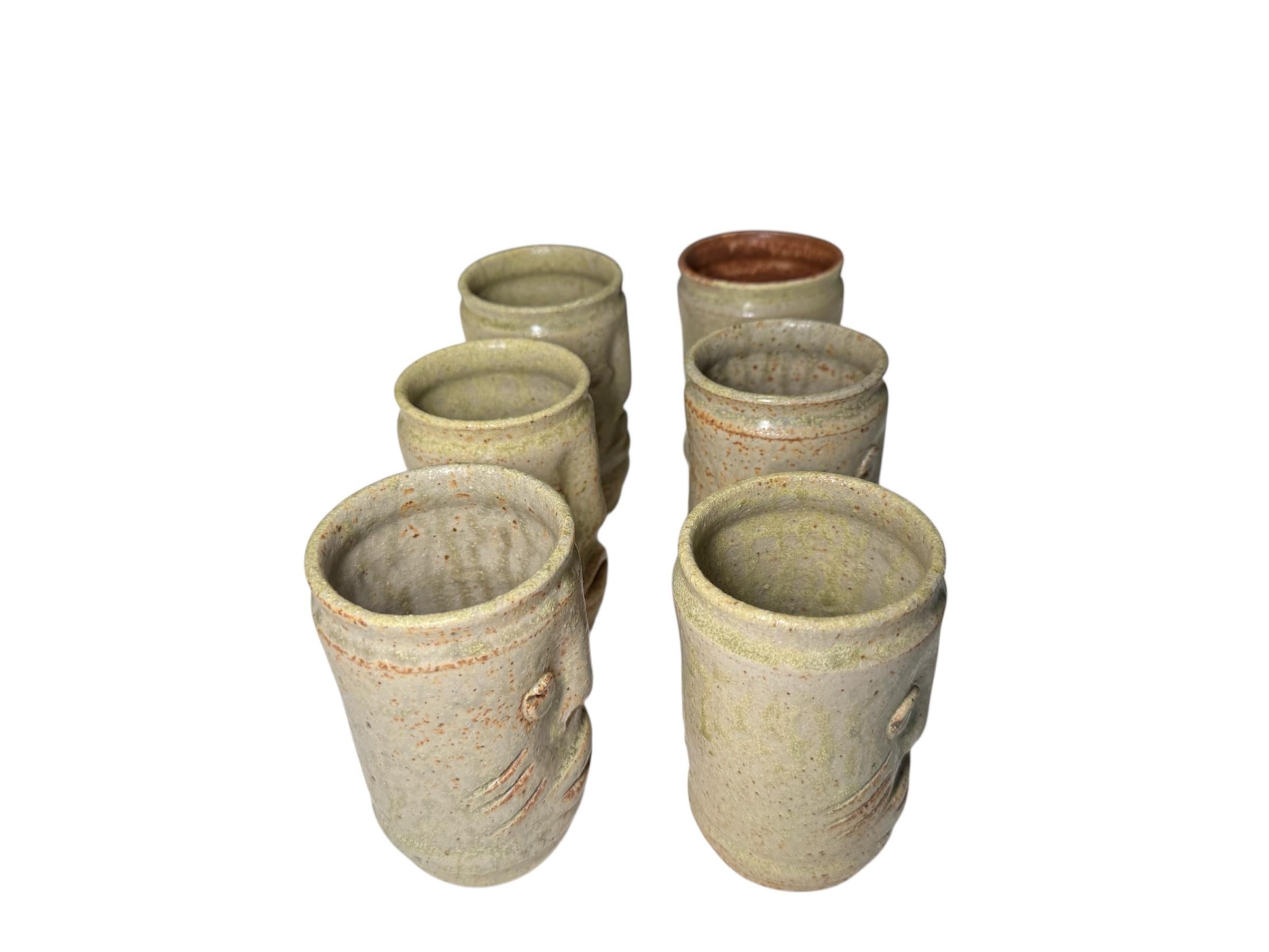 Set di sei bicchieri in gres in stile moderno in vendita 2