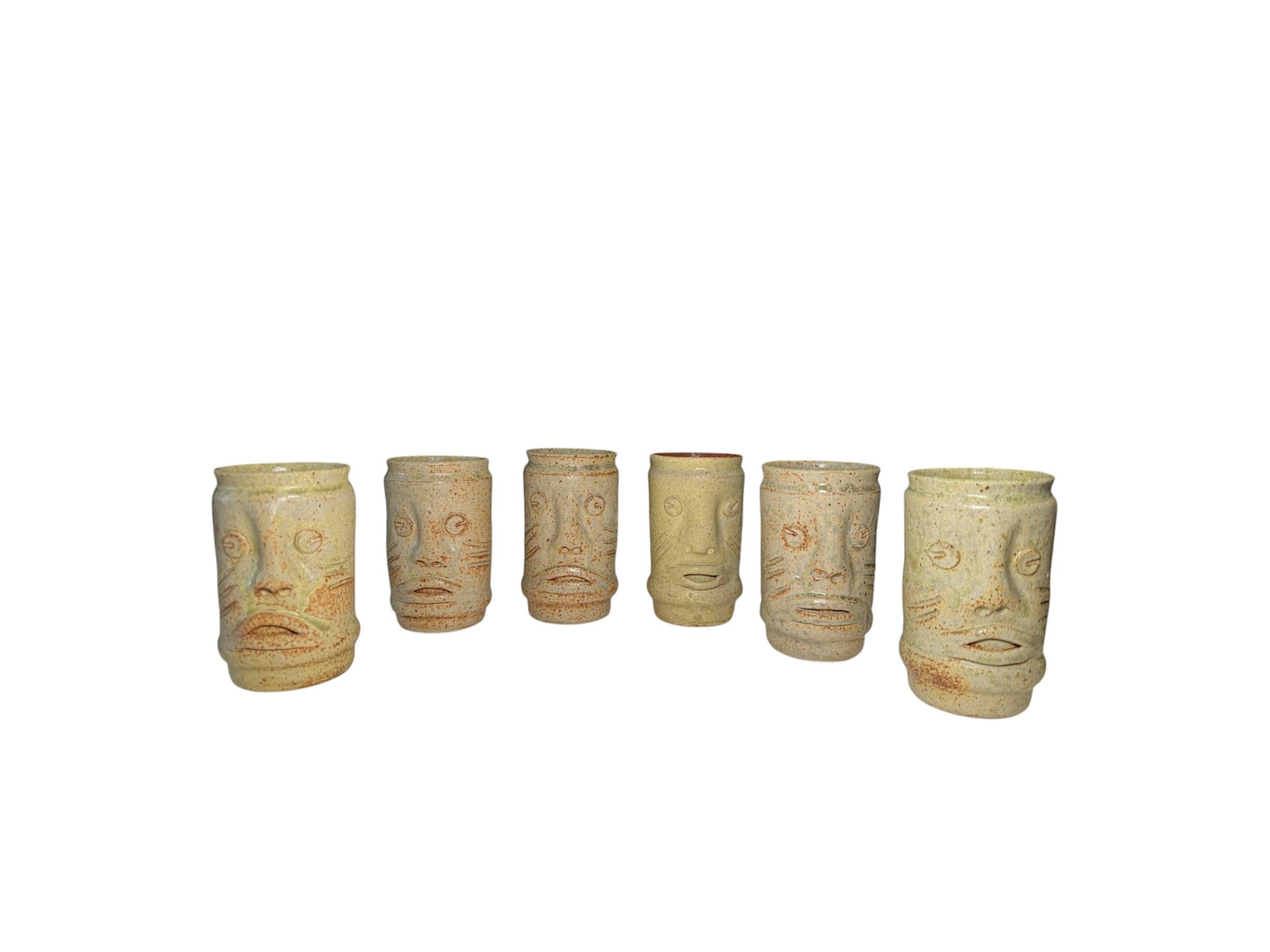Fatto a mano Set di sei bicchieri in gres in stile moderno in vendita