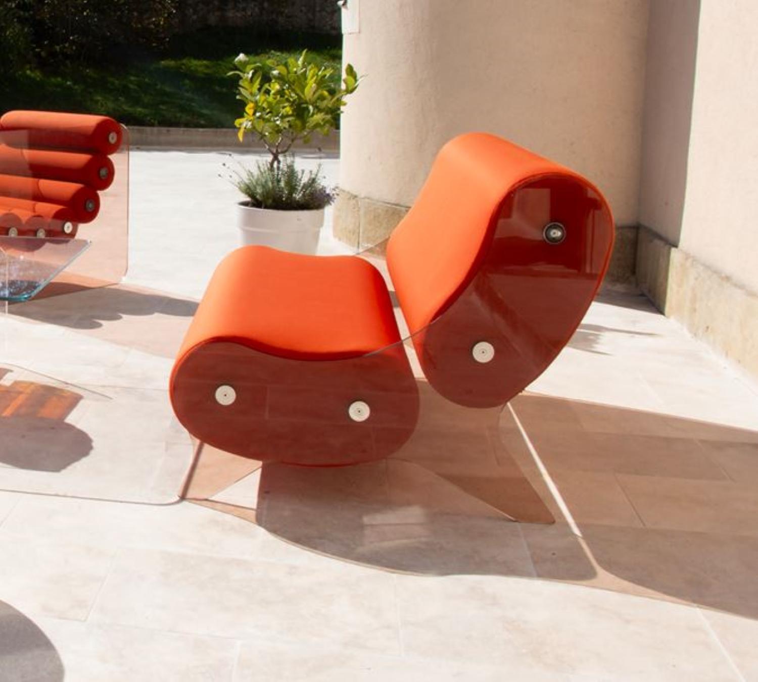 Sofá estilo moderno, paneles de PMMA bronce ahumado by MW DESIGNER FURNITURE Moderno en venta