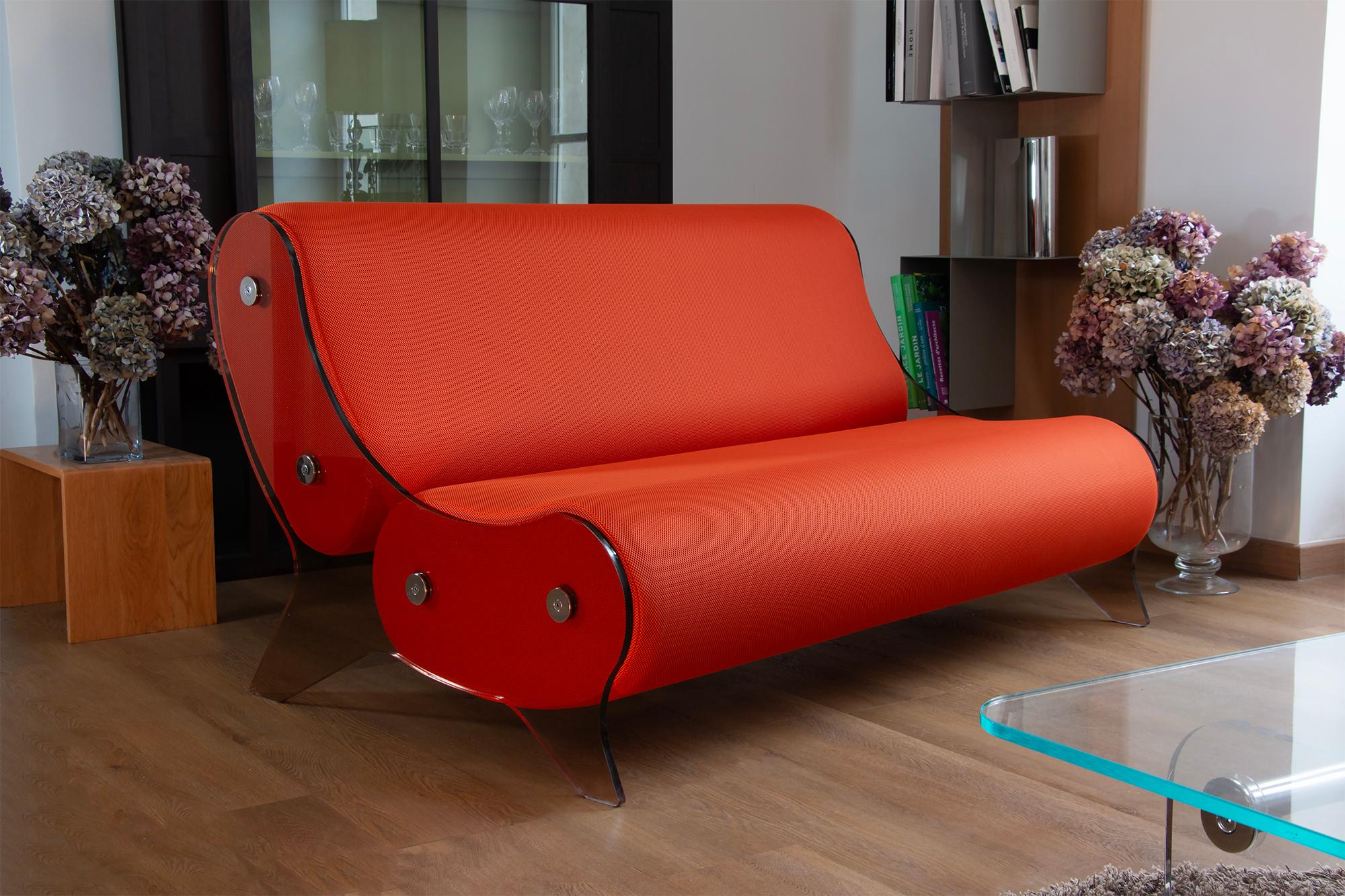 Modernes Sofa im modernen Stil, rauchgrau-blaue PMMA-Paneele von MW DESIGNER FURNITURE im Zustand „Neu“ im Angebot in Beaumont-Louestault, FR