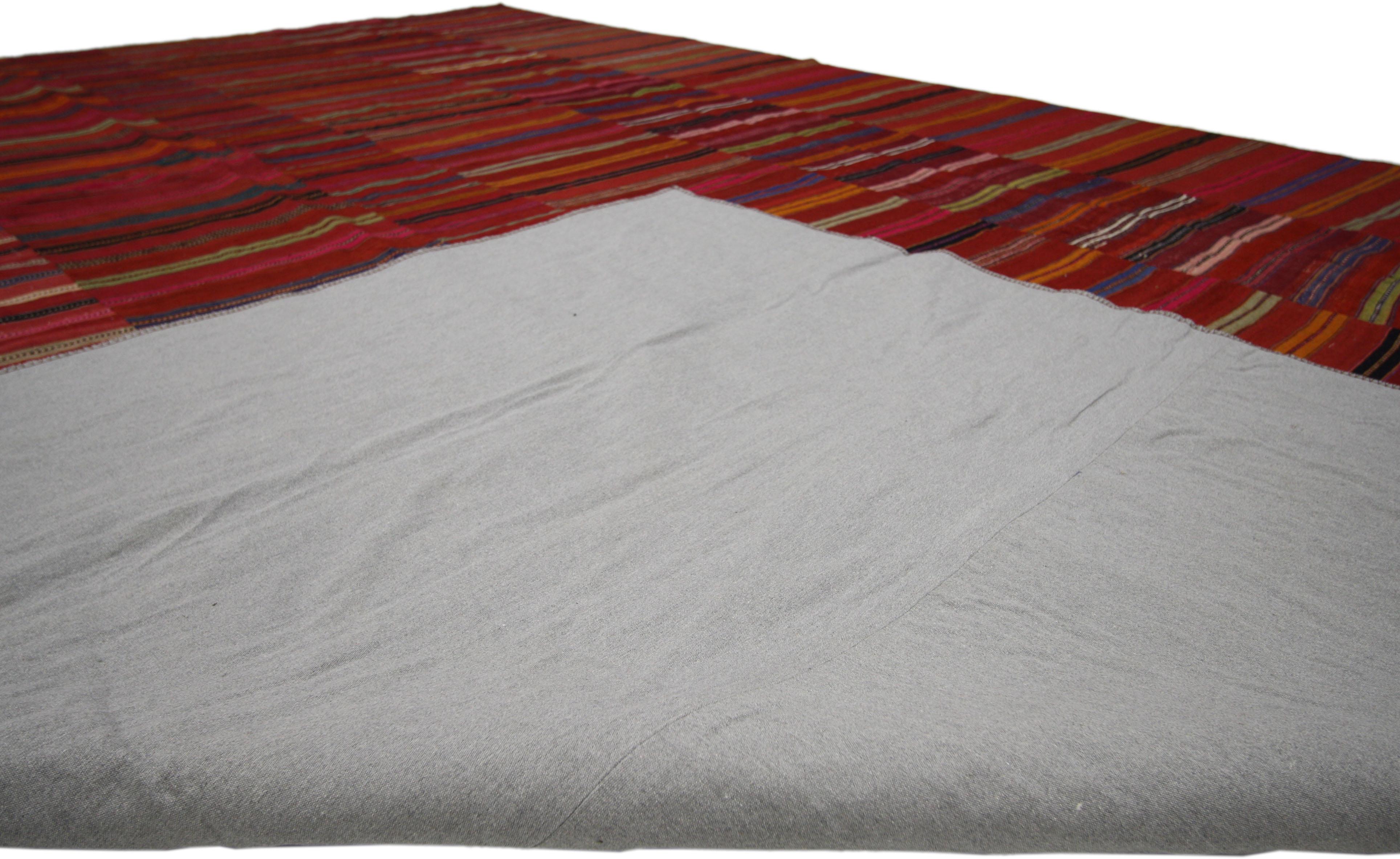 Distressed Vintage Turkish Kilim Rug with Bayadere Stripes and Rustic Style In Distressed Condition In Dallas, TX