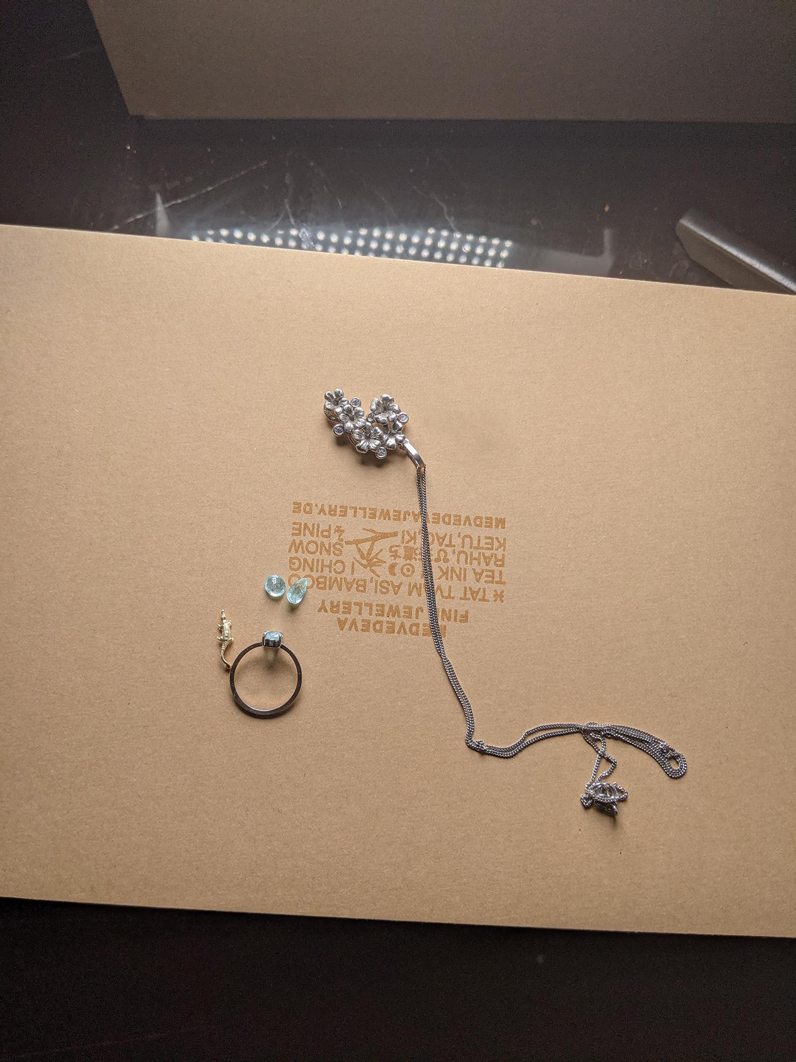 Modern Style White Gold Brooch with Diamonds and Removable Topaz For Sale 6